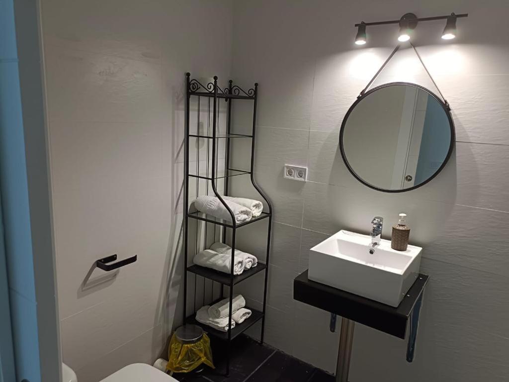 Family Room with Private Bathroom photo 2