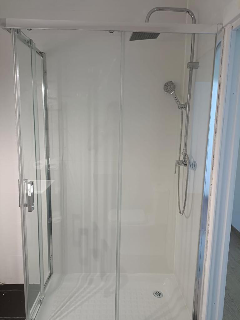 Family Room with Private Bathroom photo 3