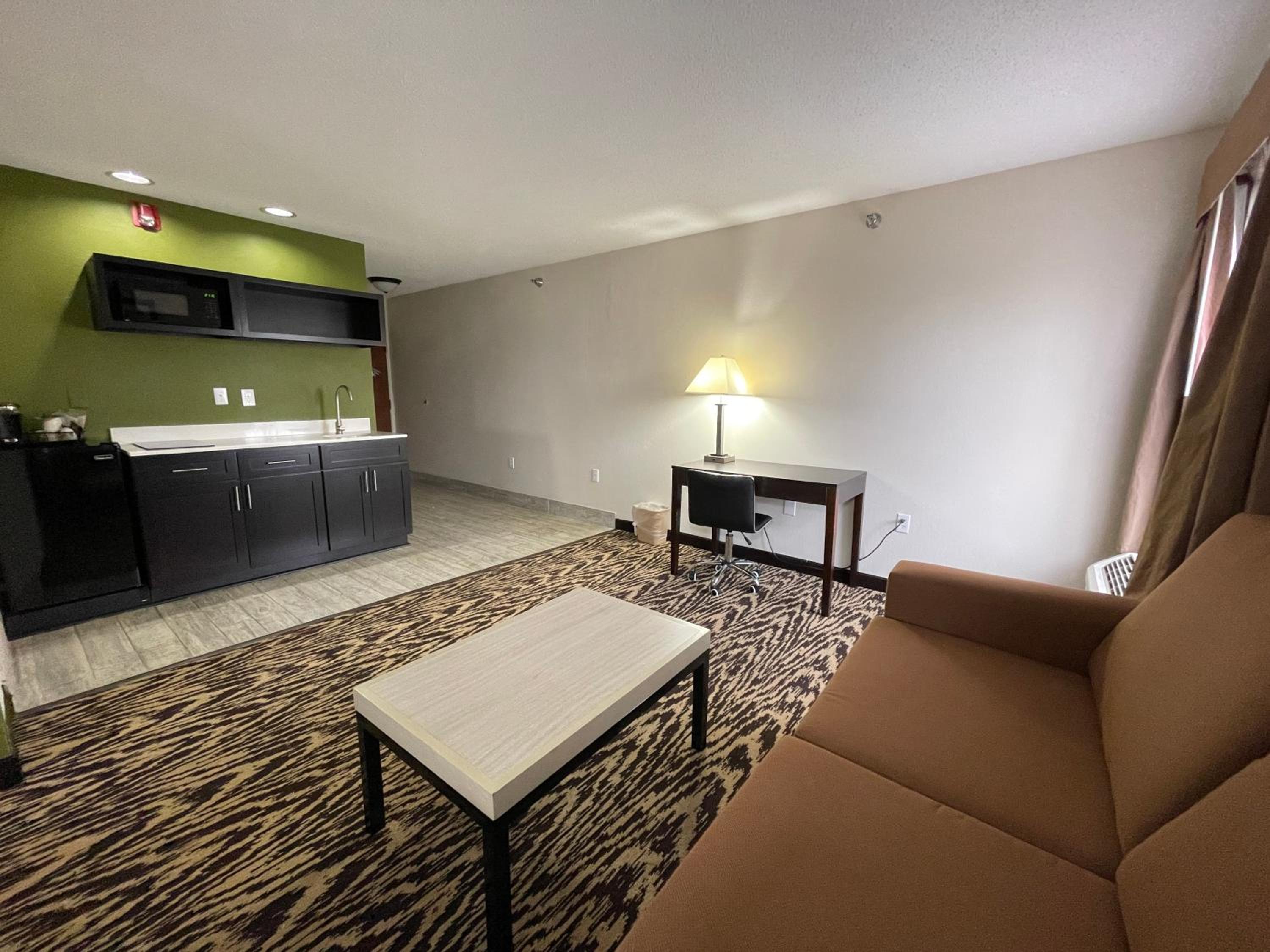 Superior King Suite - Non-smoking - Photo 5