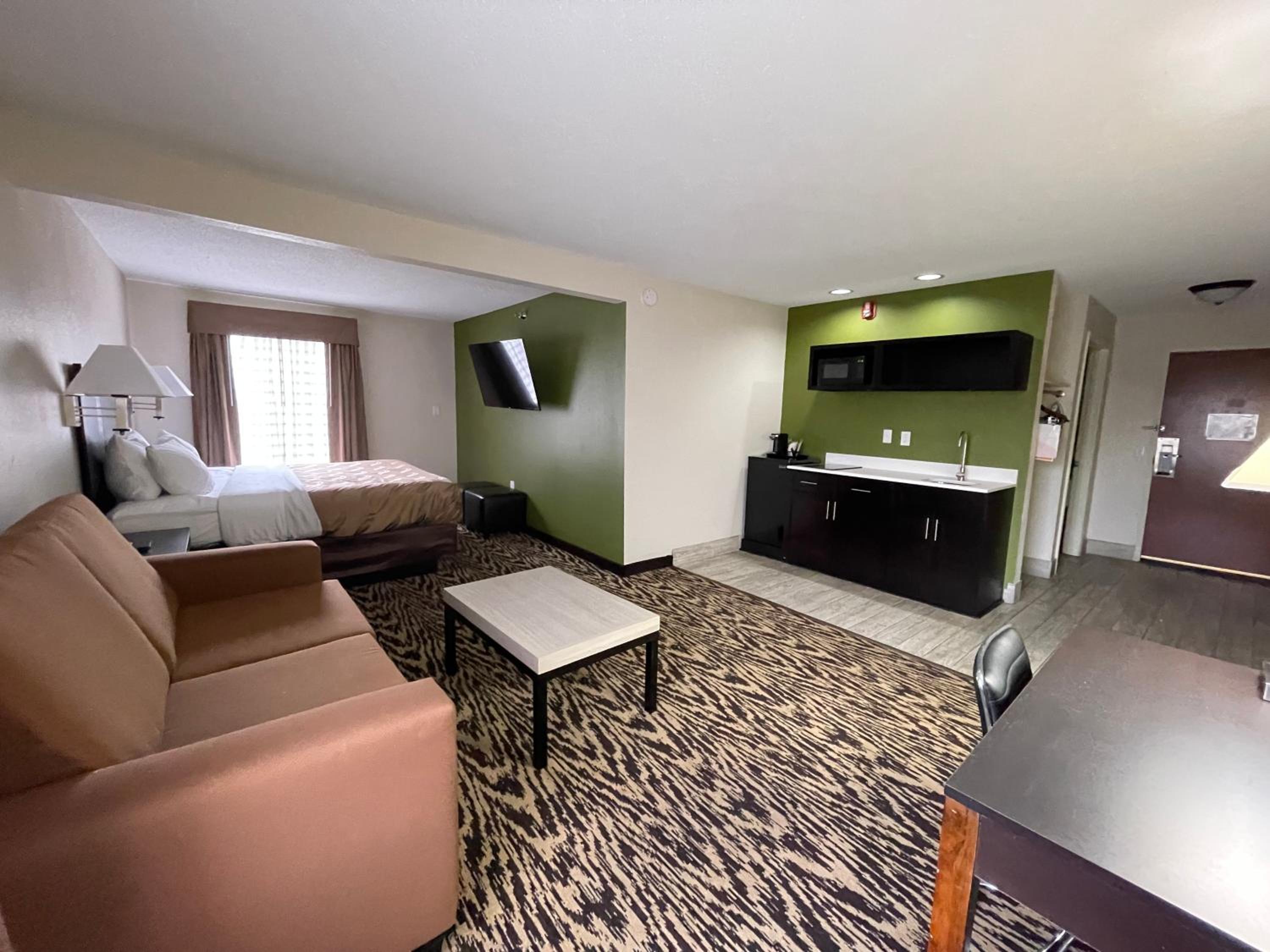 Superior King Suite - Non-smoking - Photo 6