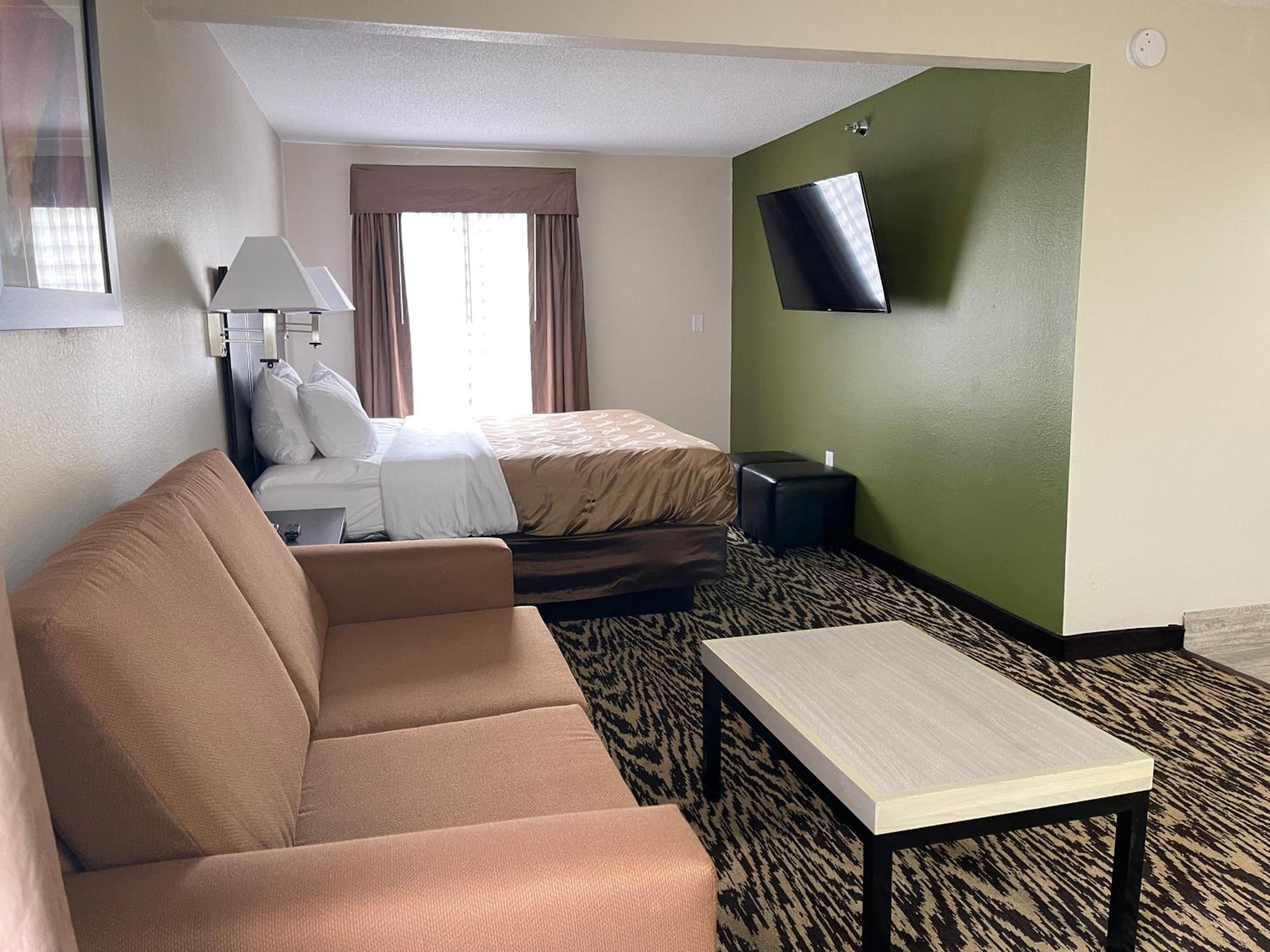 Superior King Suite - Non-smoking - Photo 1