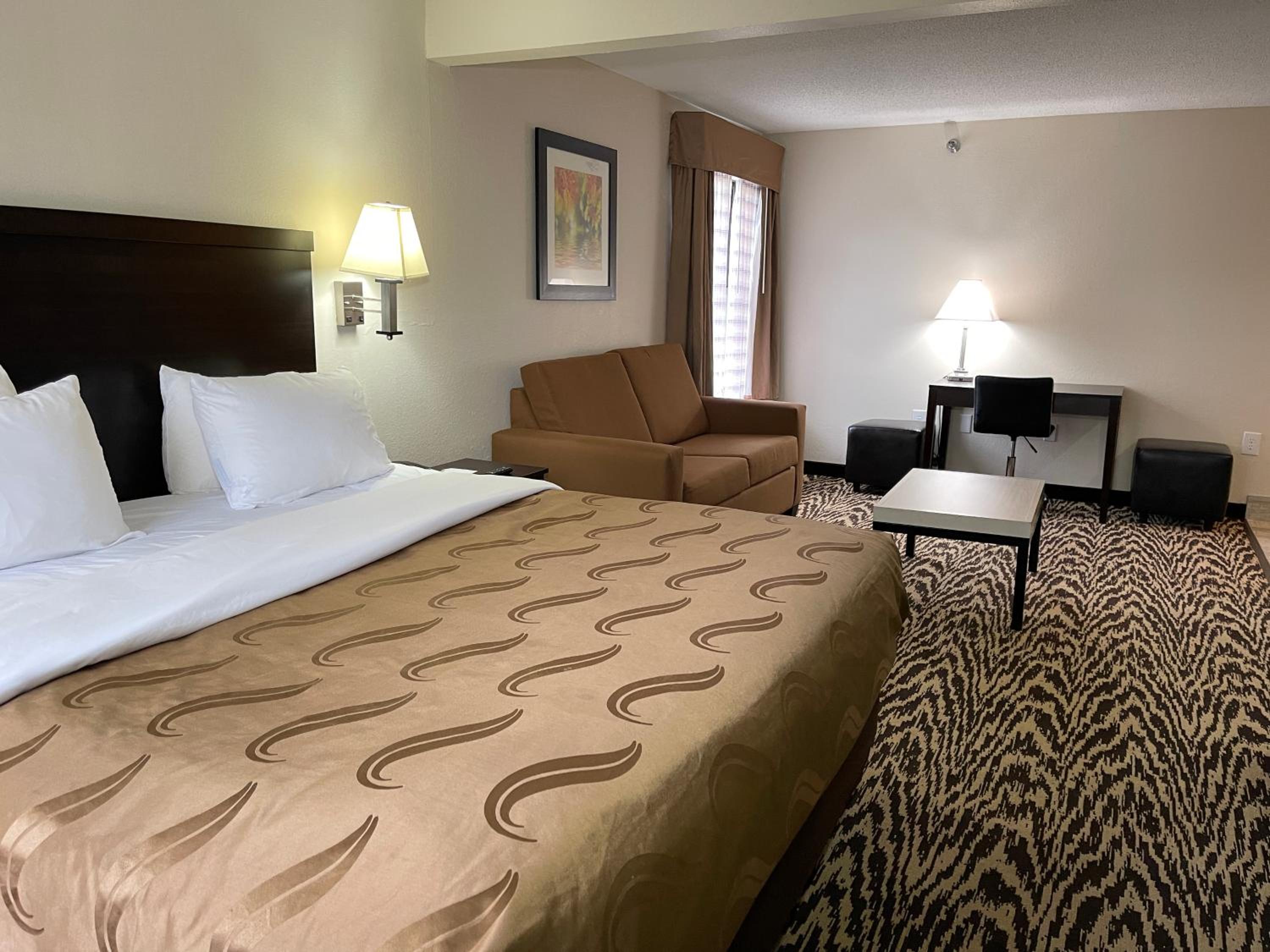 Superior King Suite - Non-smoking - Photo 7
