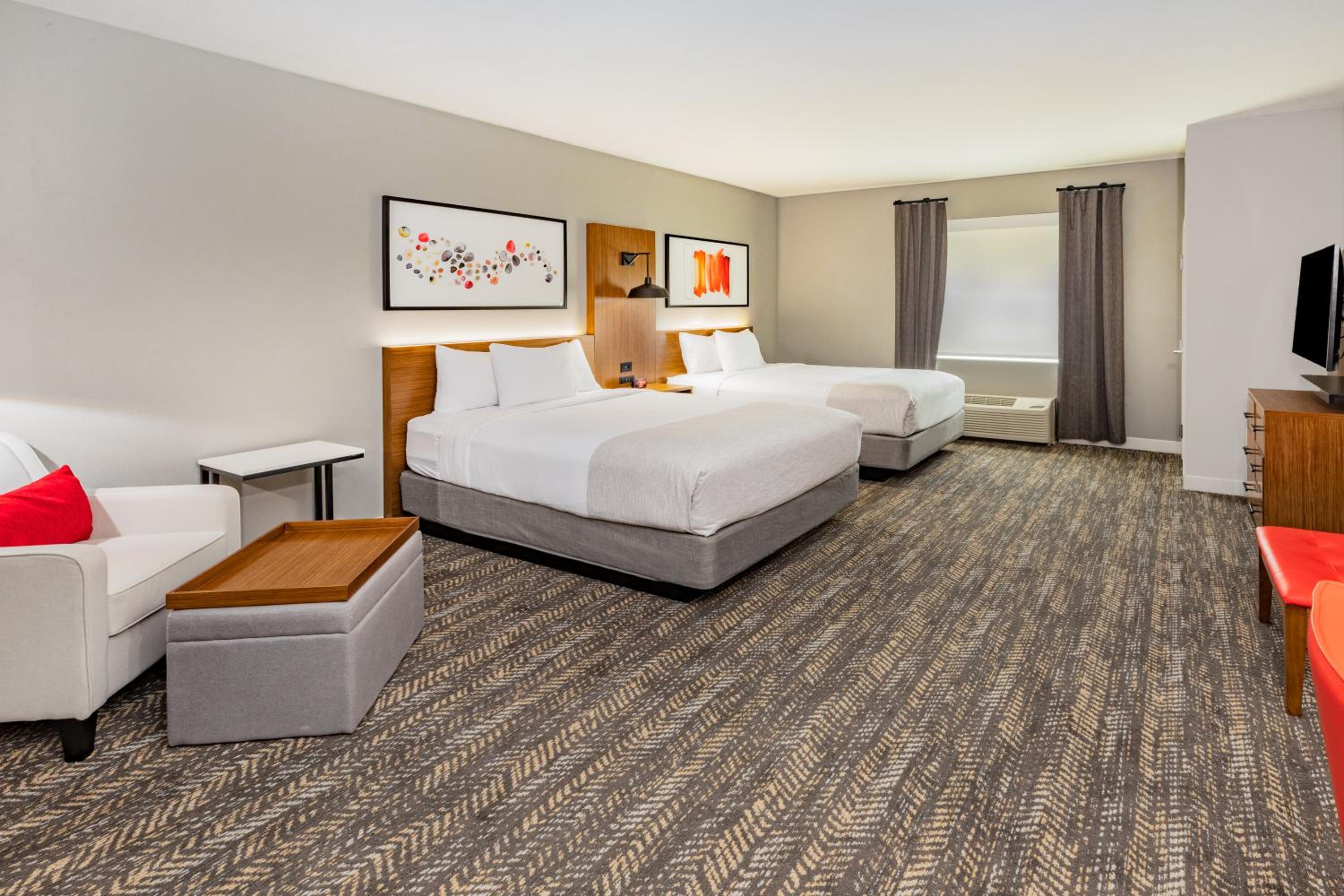 Queen room with 2 Queen Beds, Hearing Access, Non-Smoking - Photo 8