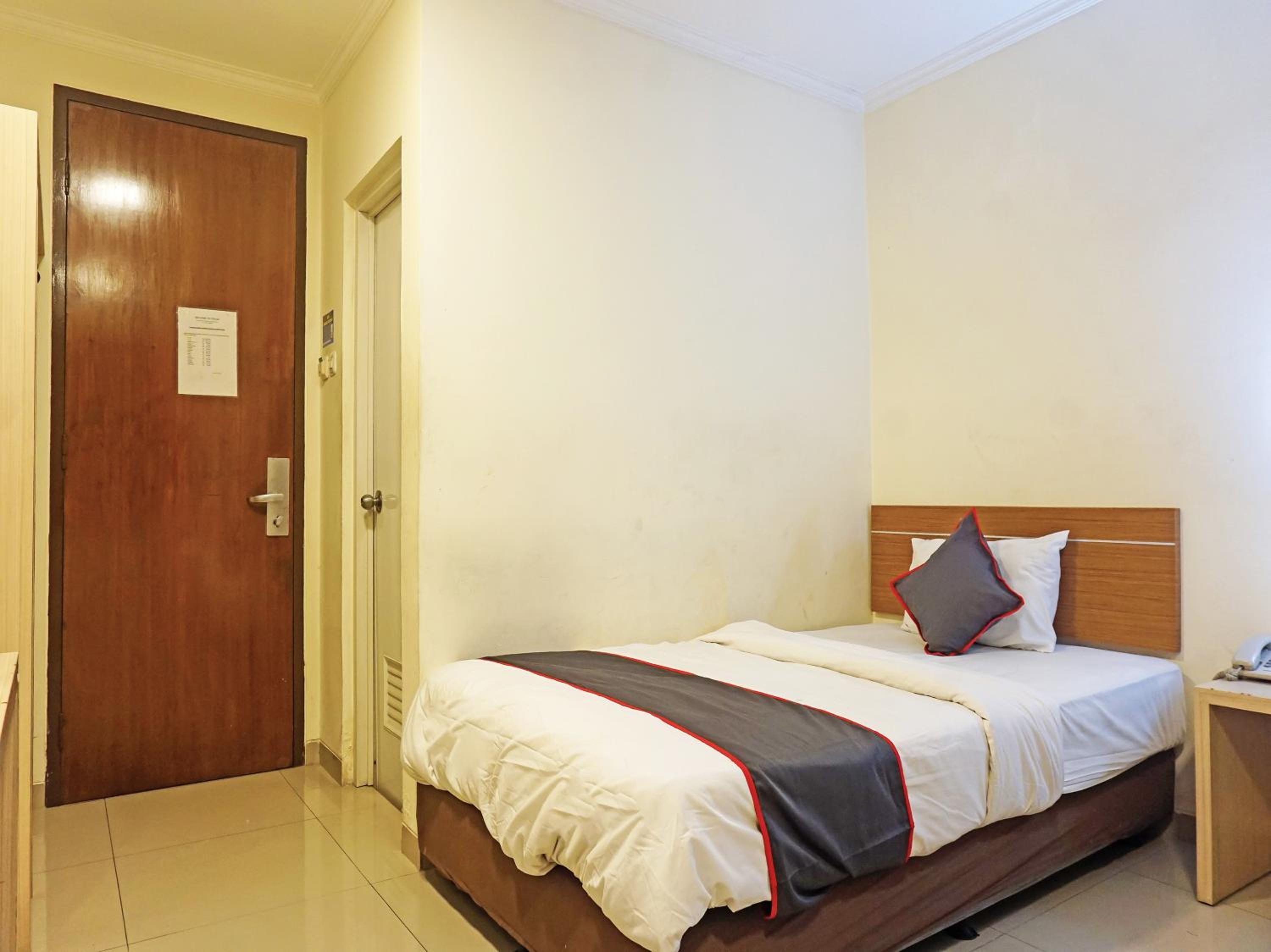 Standard Twin Room - Photo 5