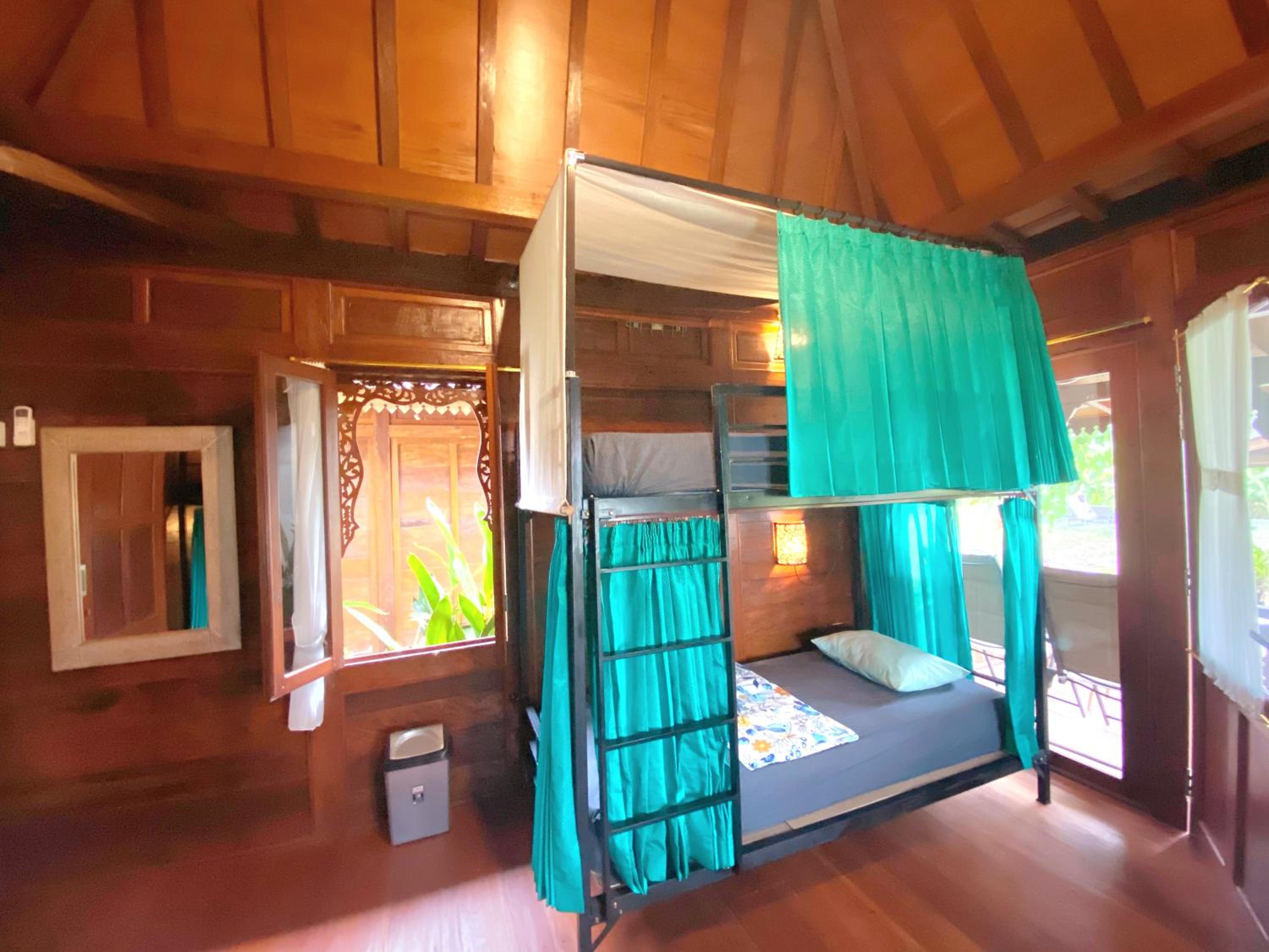 Bed in 6-Bed Mixed Dormitory Room