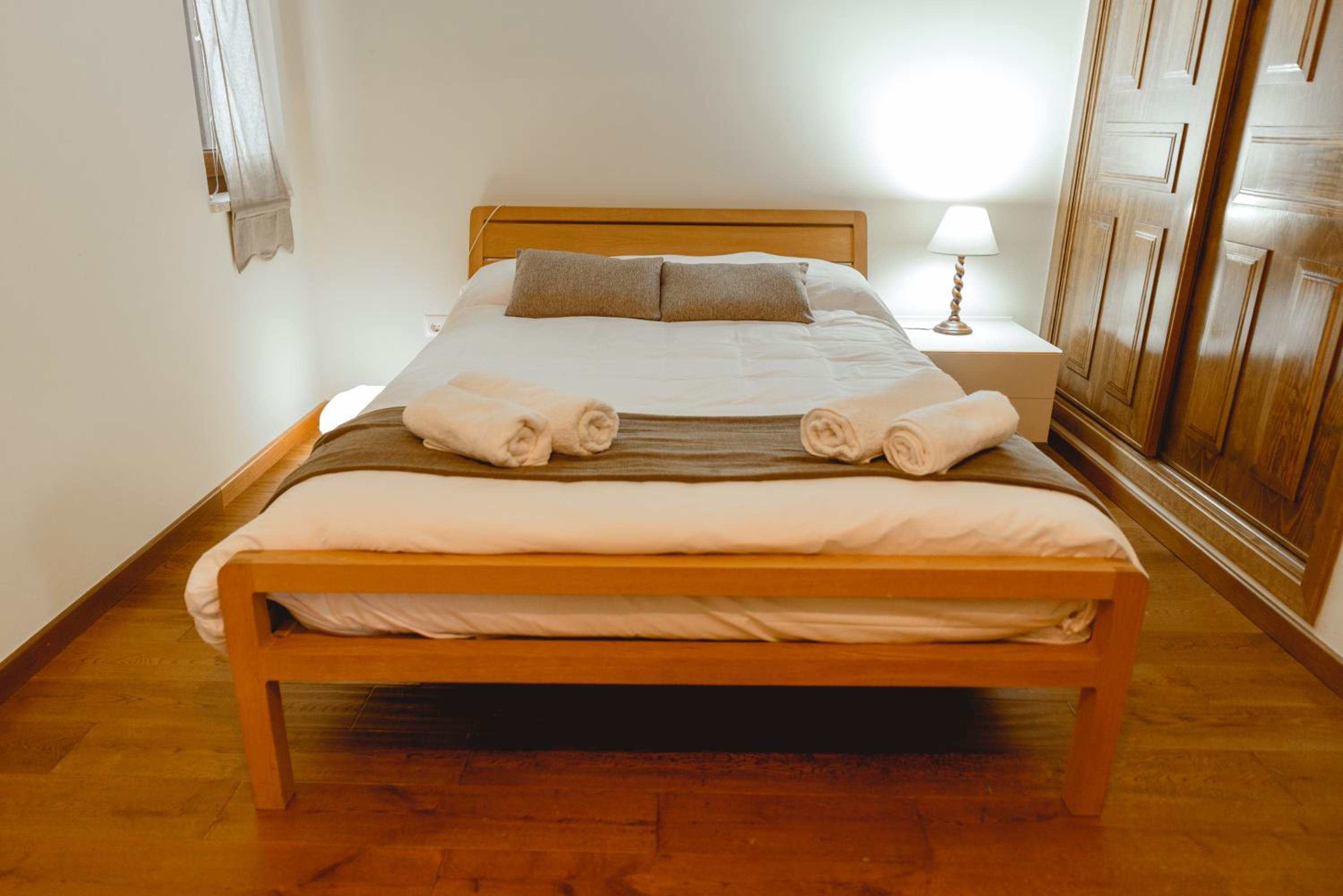 Five-Bedroom House photo 2