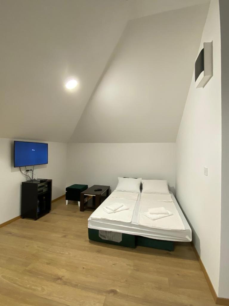 Two-Bedroom House photo 3