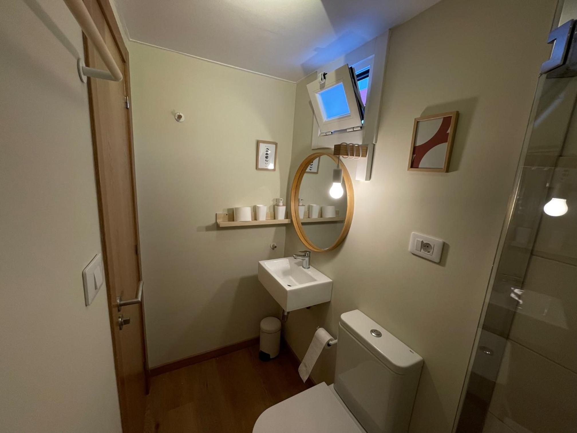 Three-Bedroom House photo 3