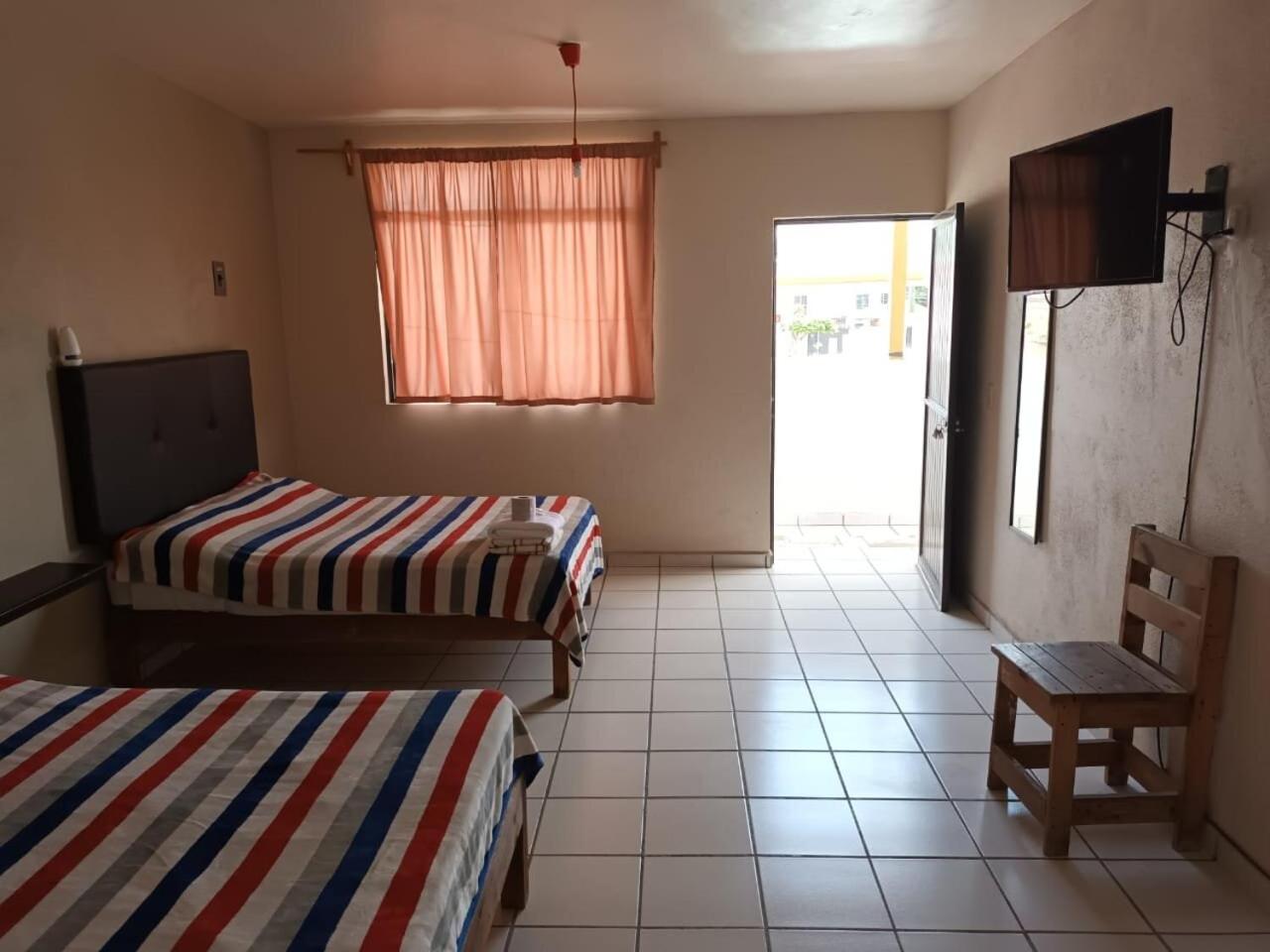 Budget Twin Room photo 2