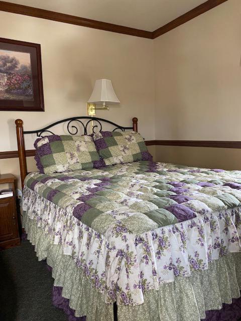 Queen Room photo 1