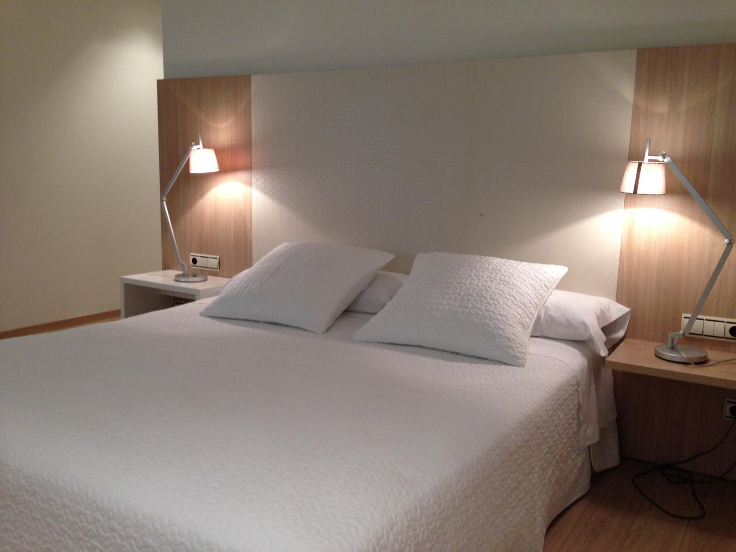 Deluxe Double or Twin Room with Spa Bath photo 2