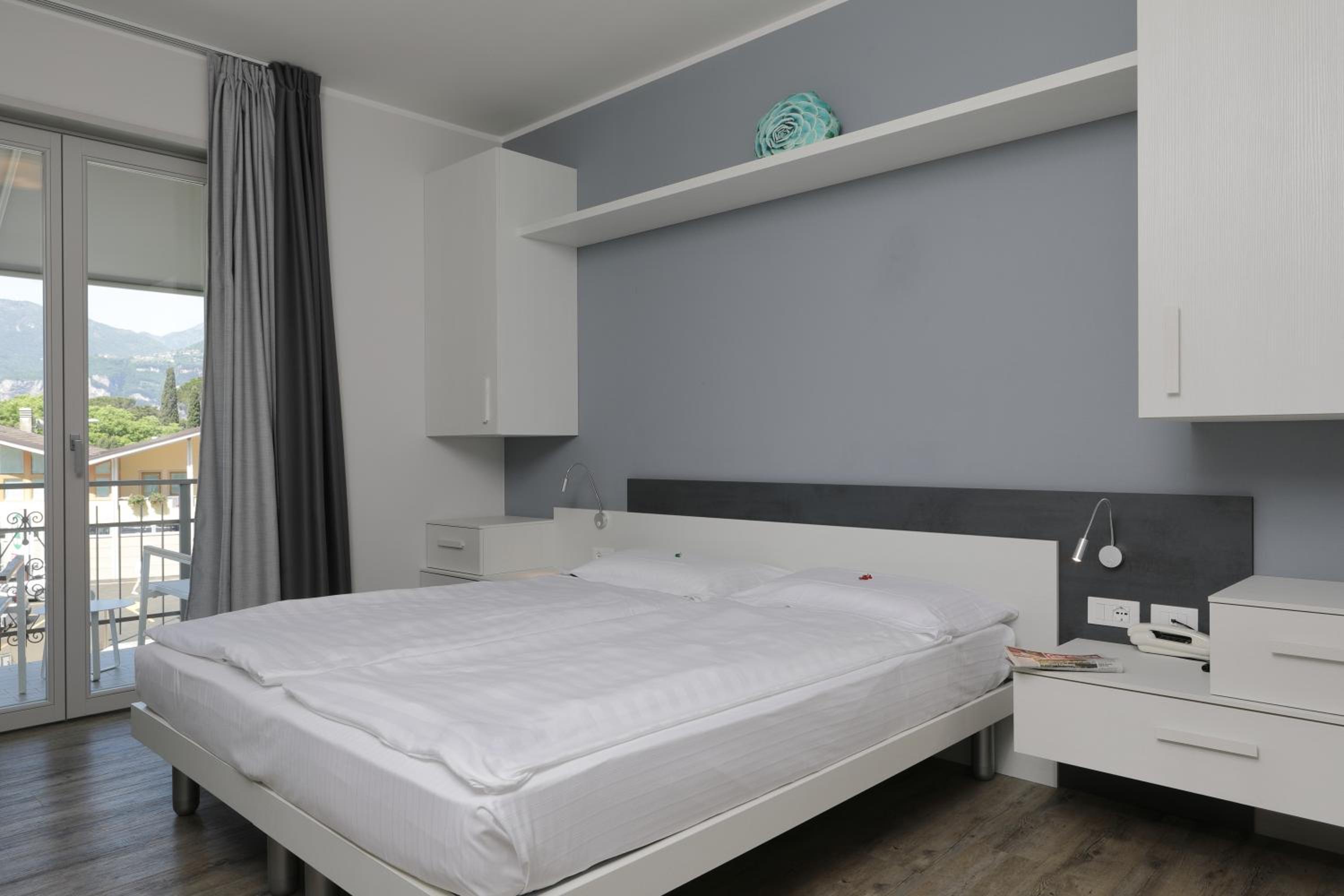 Superior Double or Twin Room with Balcony - Photo 4