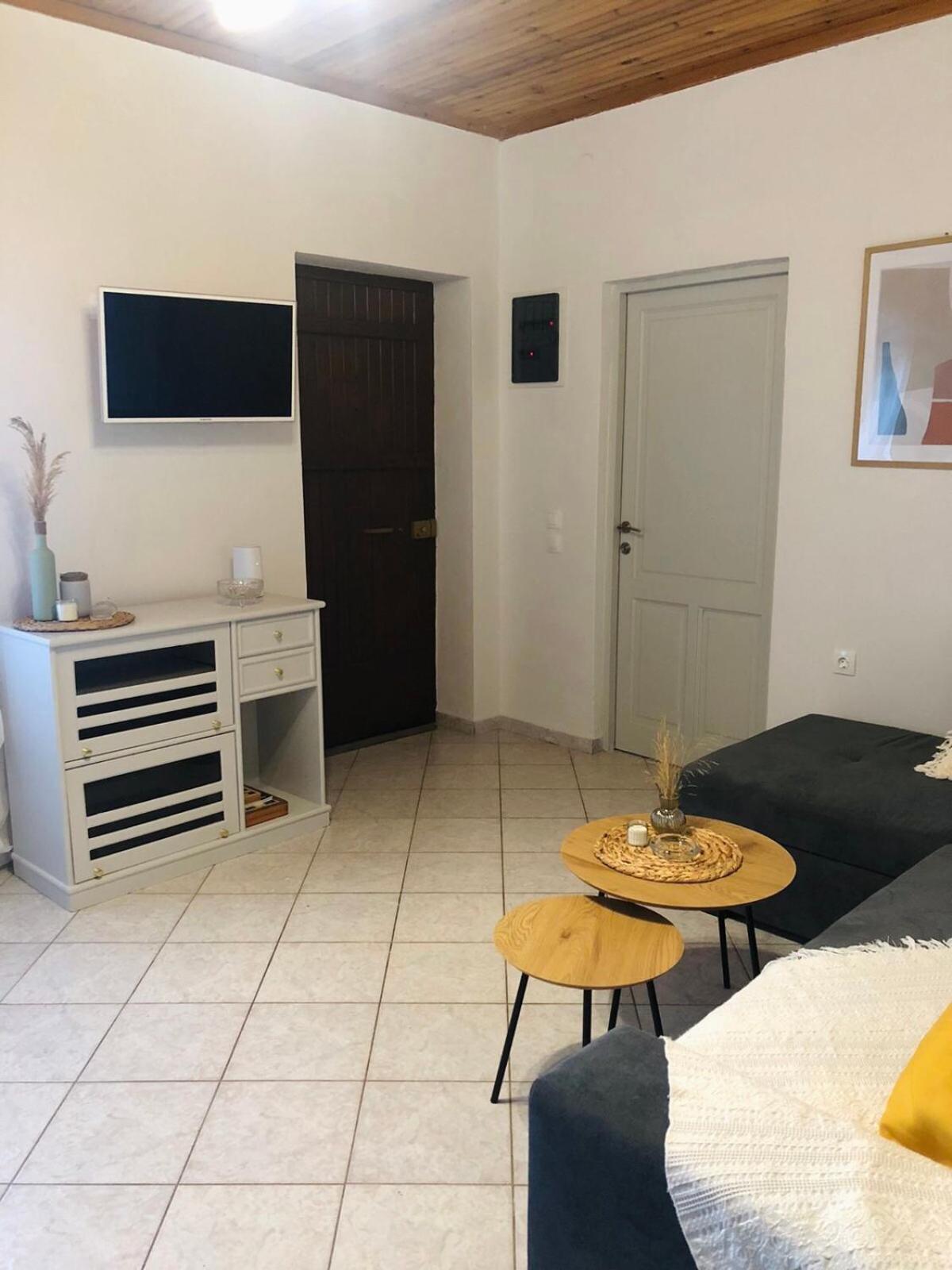 One-Bedroom House photo 3