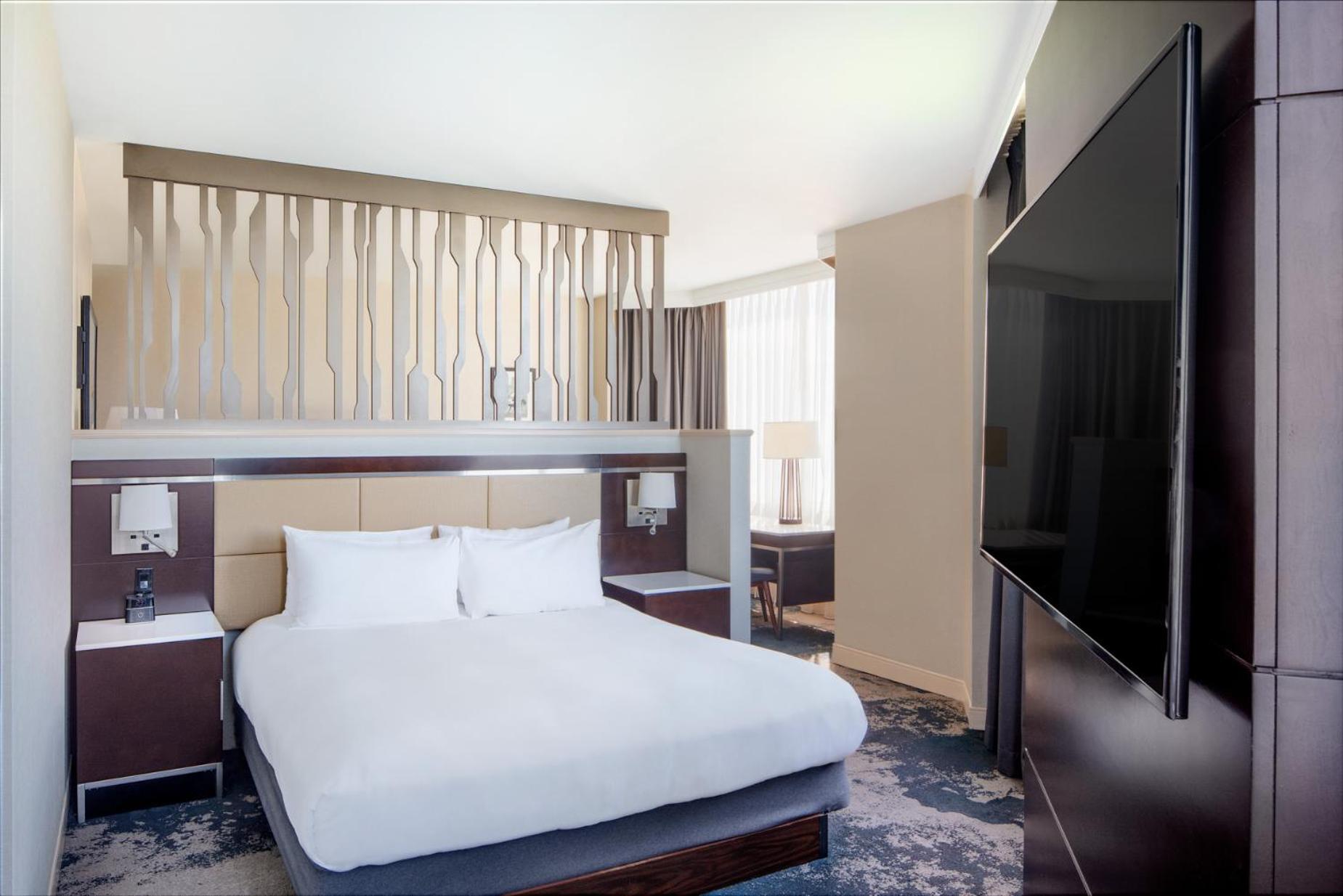 Signature Junior King Suite - Hearing Accessible photo 1