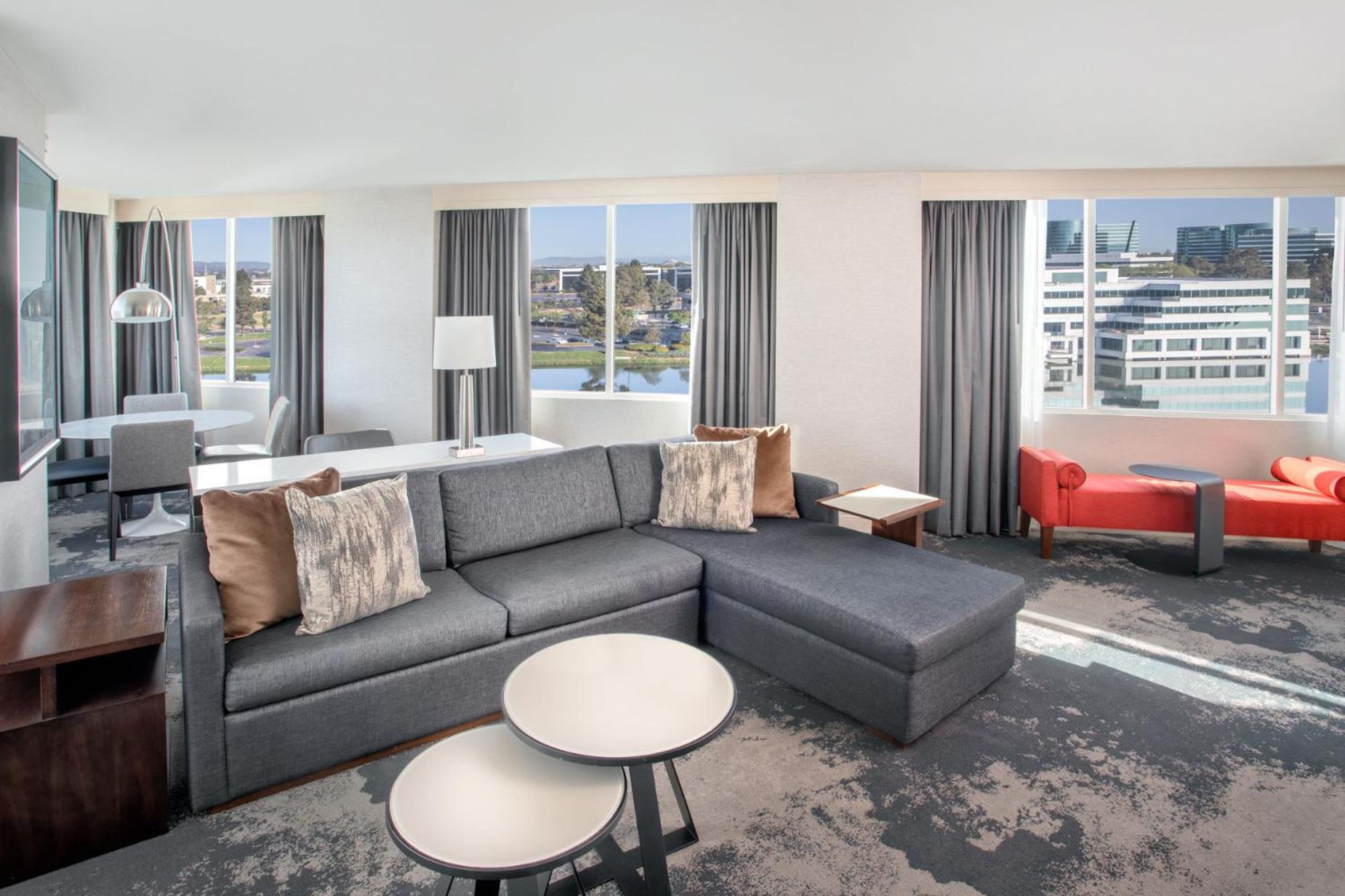 One-Bedroom Suite - Photo 1