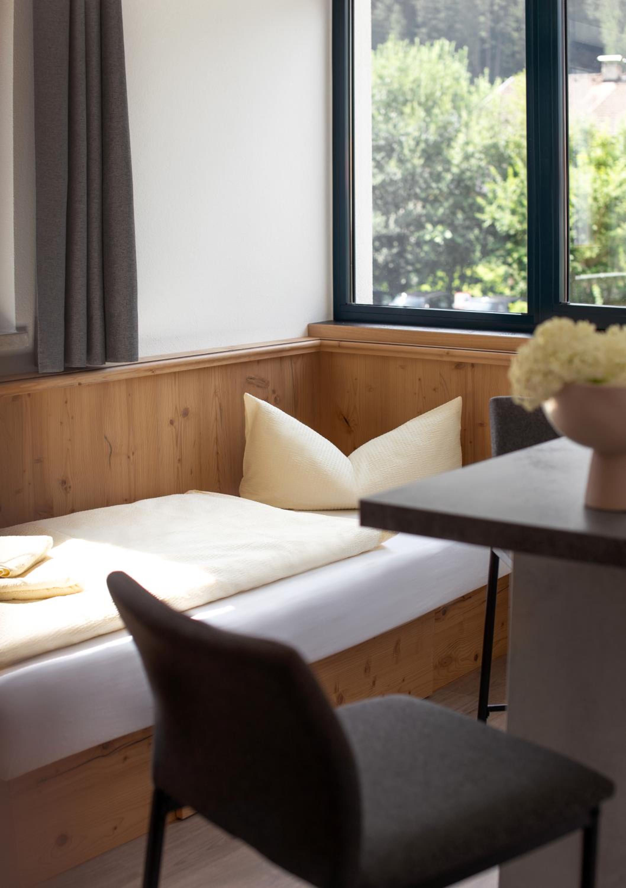 Suite - Photo 3