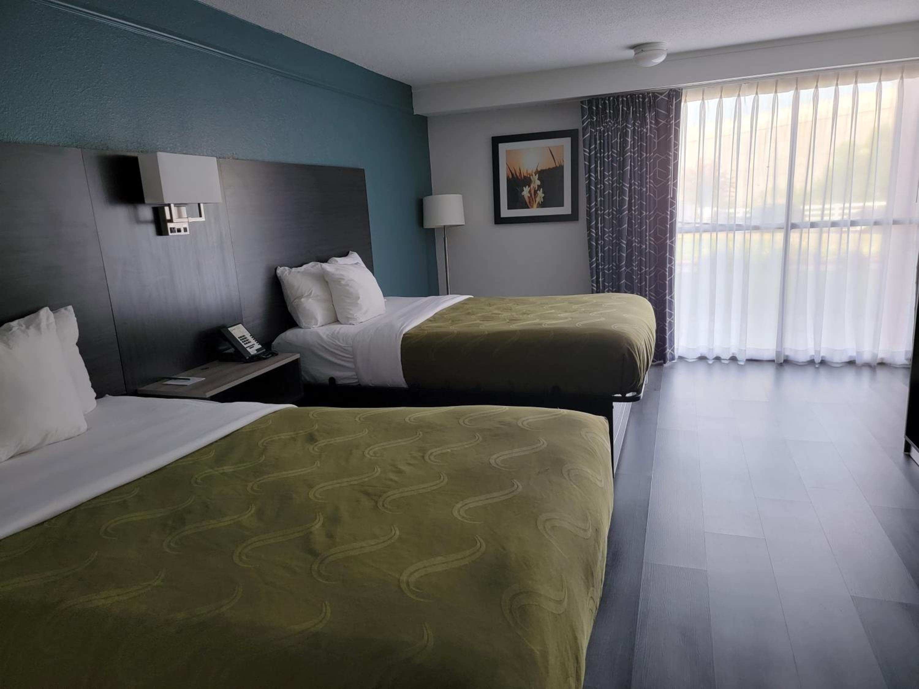 Double Room with Two Double Beds - Non-Smoking - Photo 2