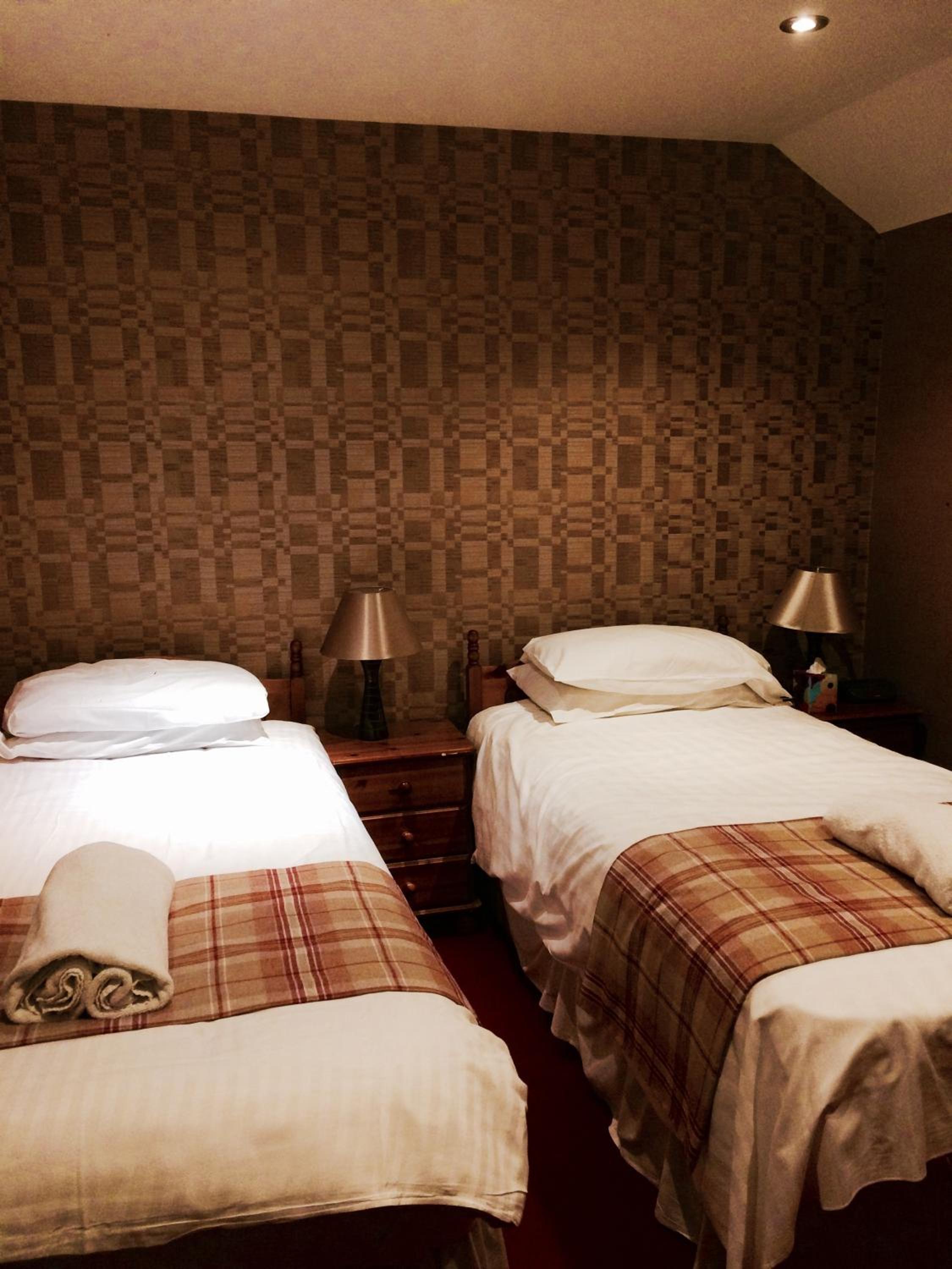 Twin Room - Photo 8