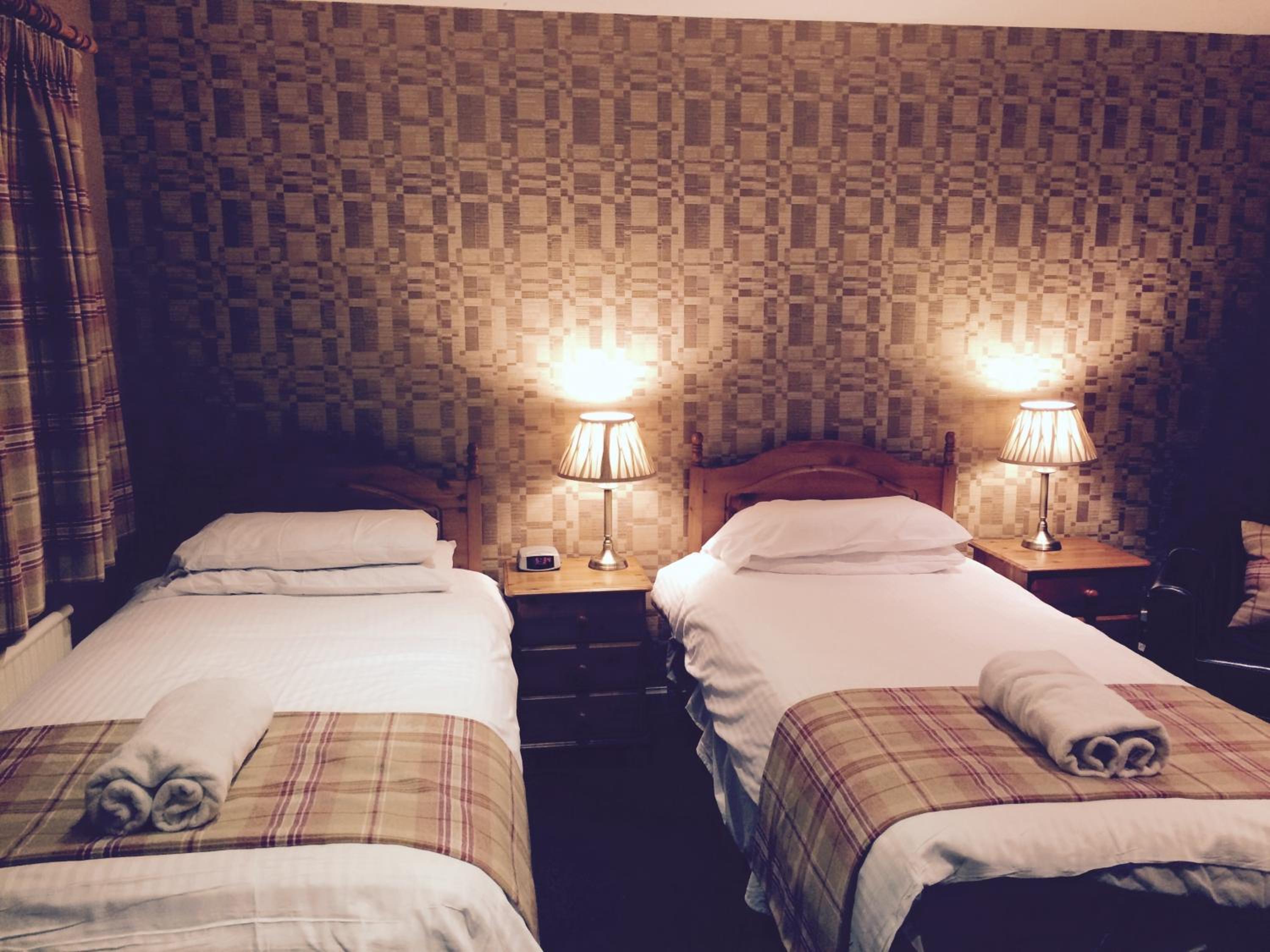 Twin Room - Photo 9