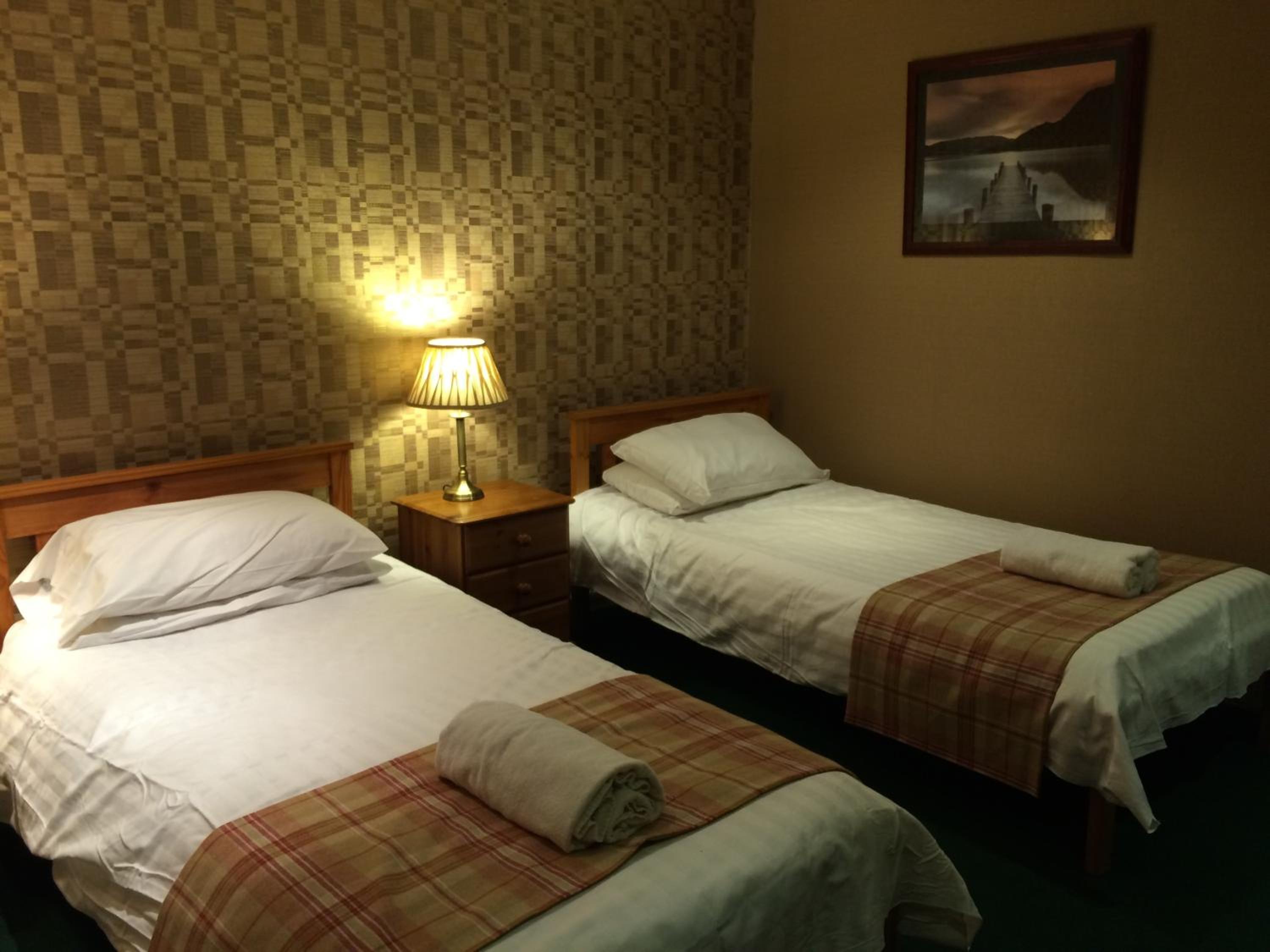 Twin Room - Photo 10