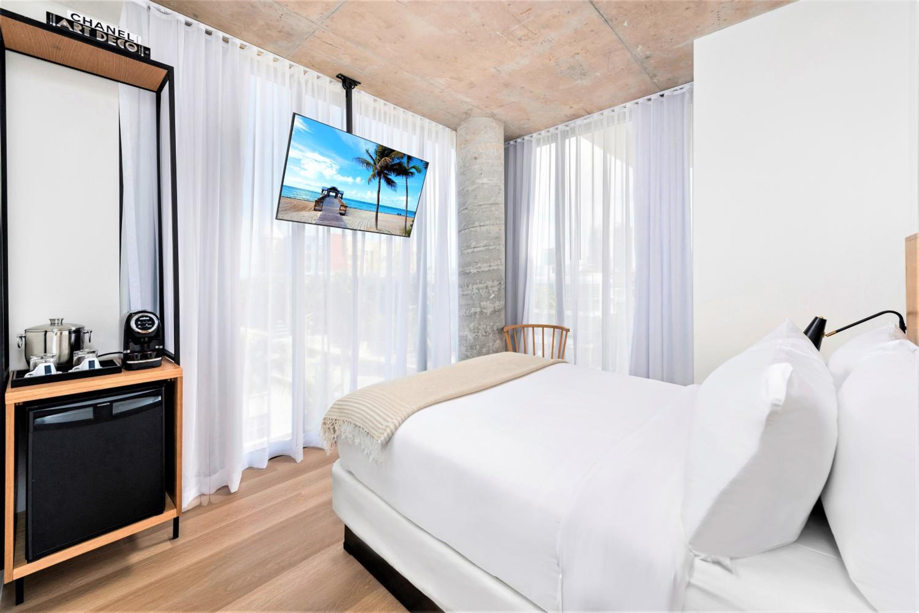 Standard King Room - Photo 1