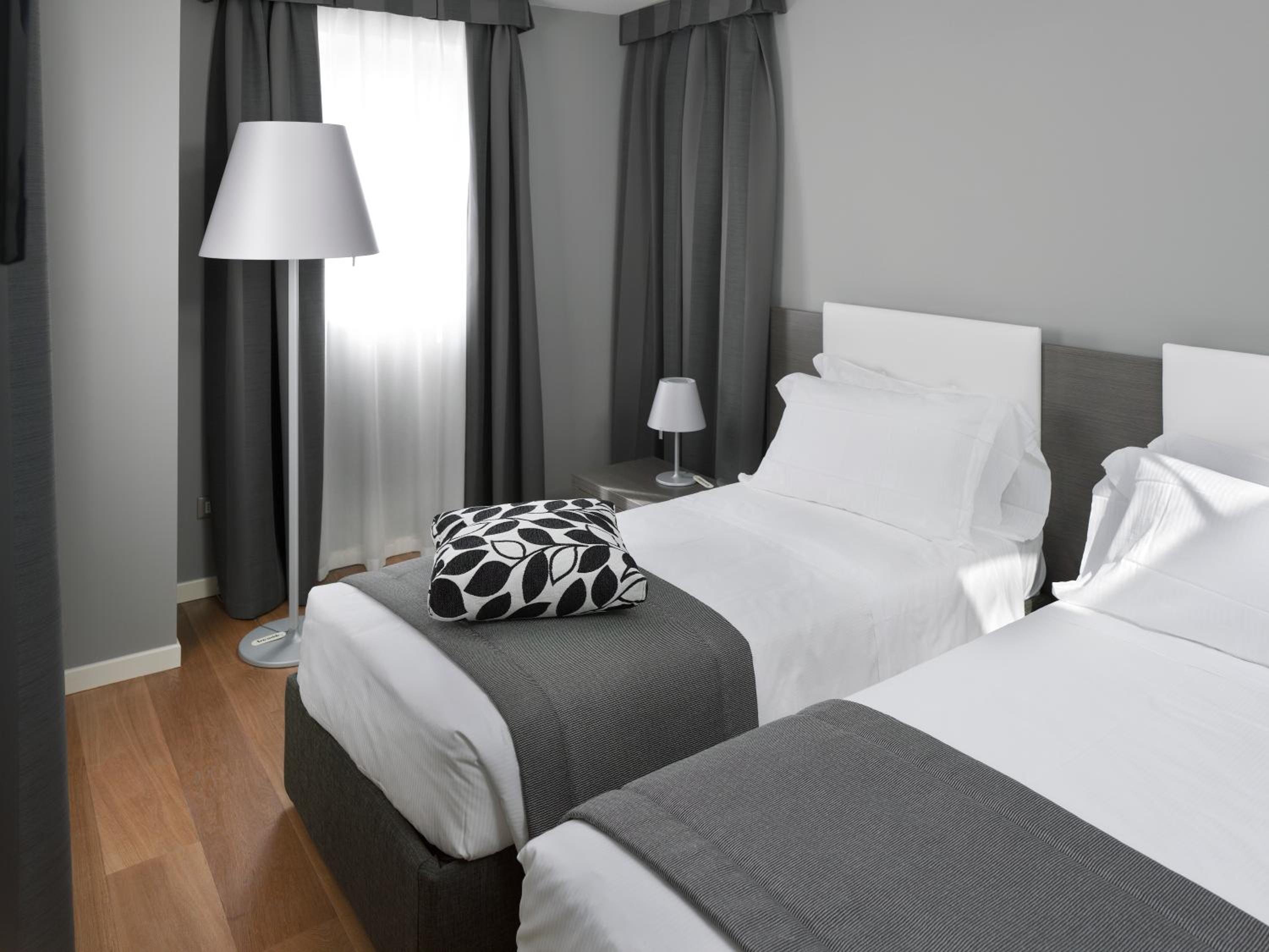 Two-Bedroom Apartment - Photo 2