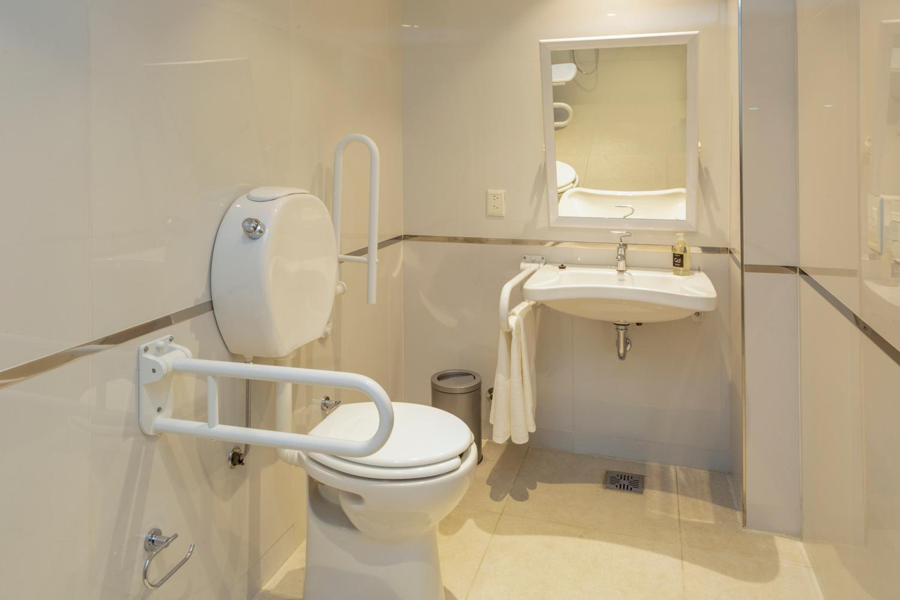Twin Room - Mobility Access/Non-Smoking