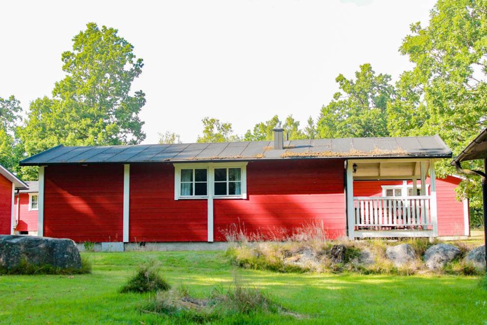 Two-Bedroom Cottage - Photo 5