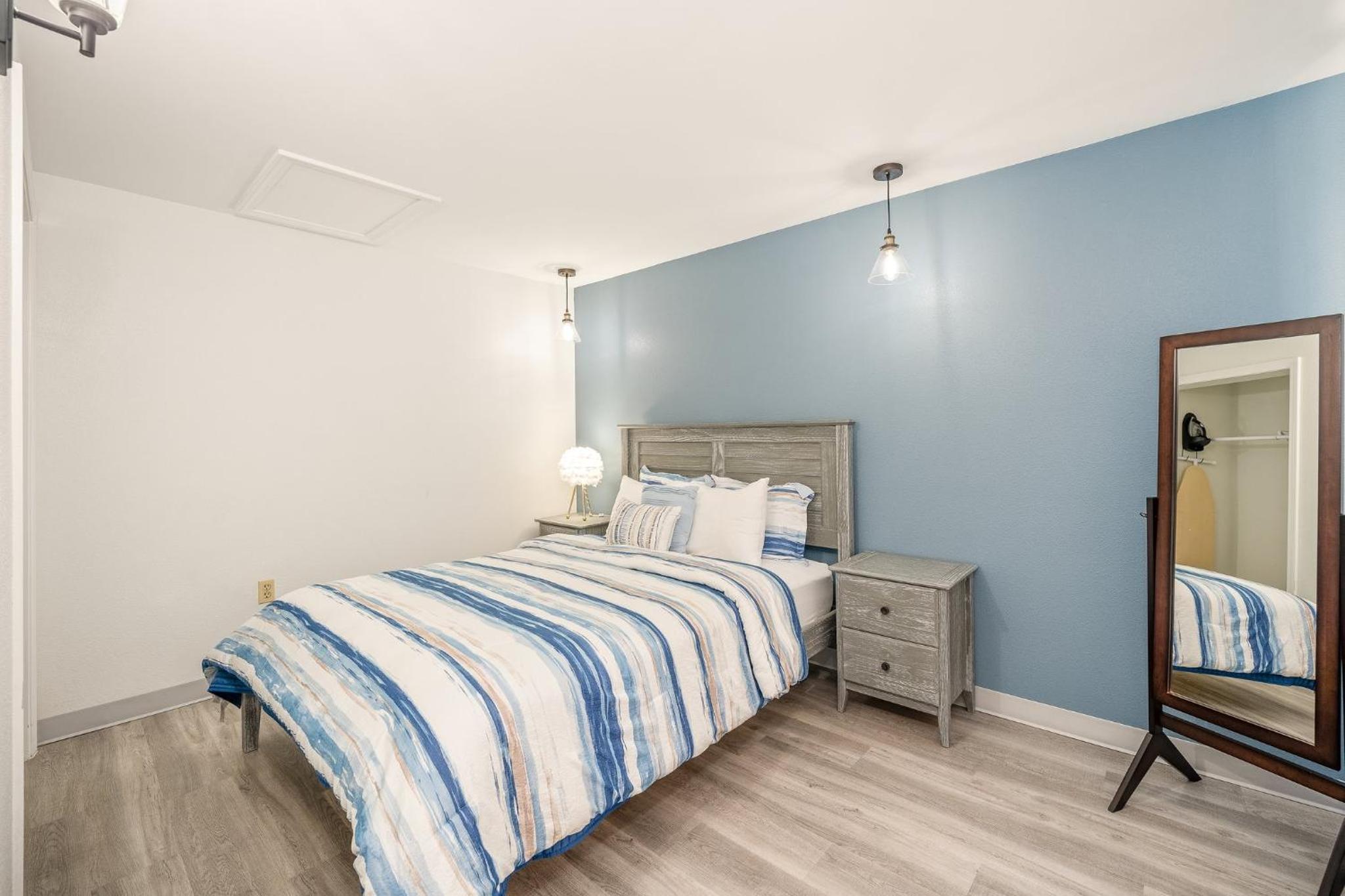 One-Bedroom Suite - Photo 4