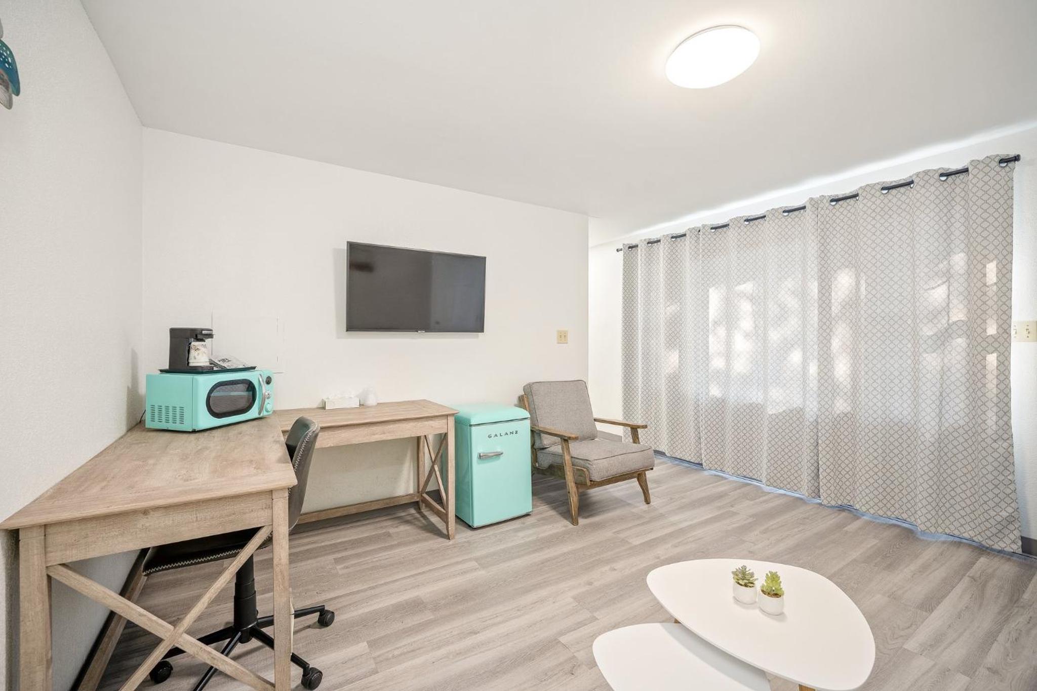 One-Bedroom Suite - Photo 1