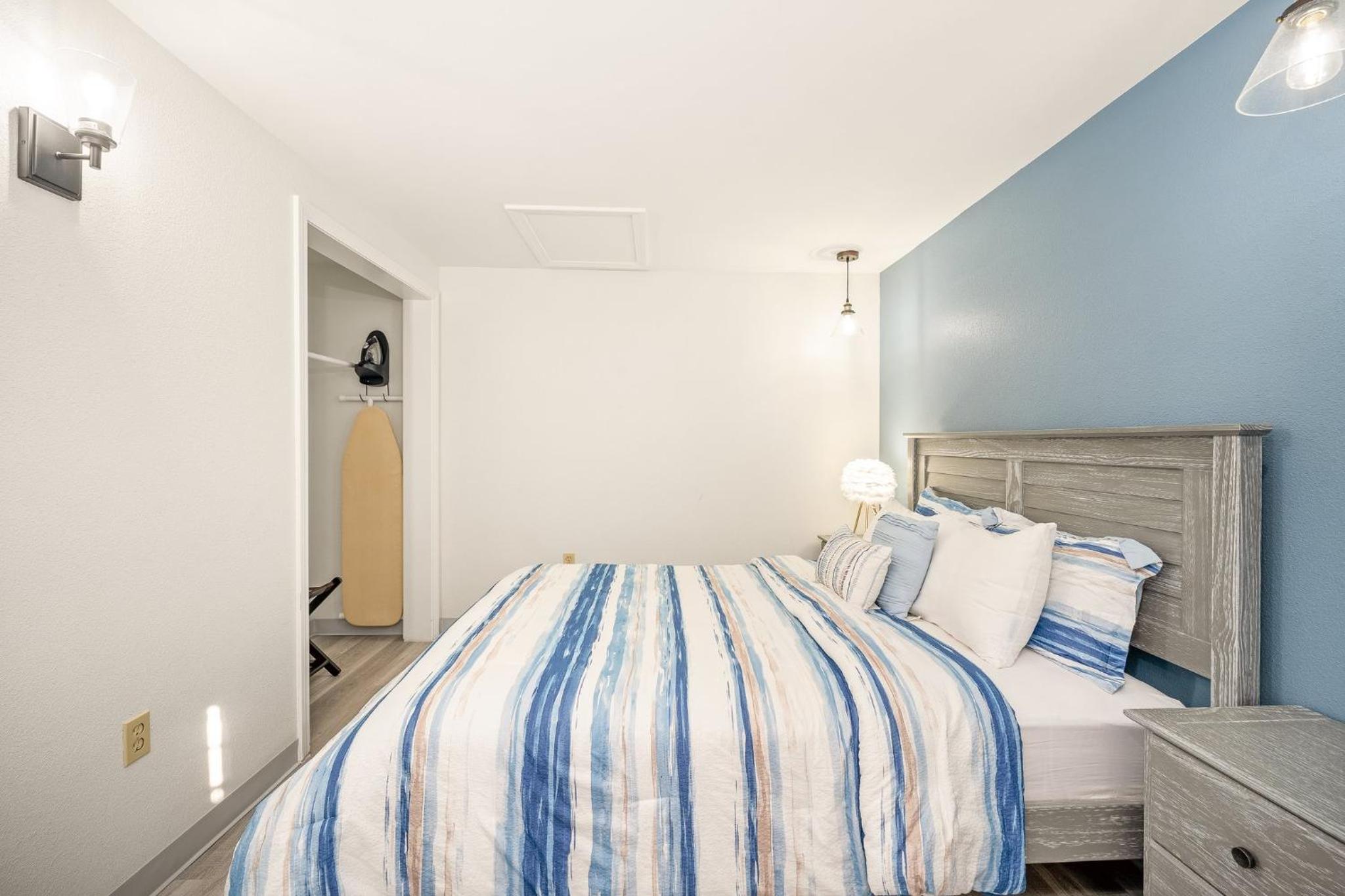 One-Bedroom Suite - Photo 5