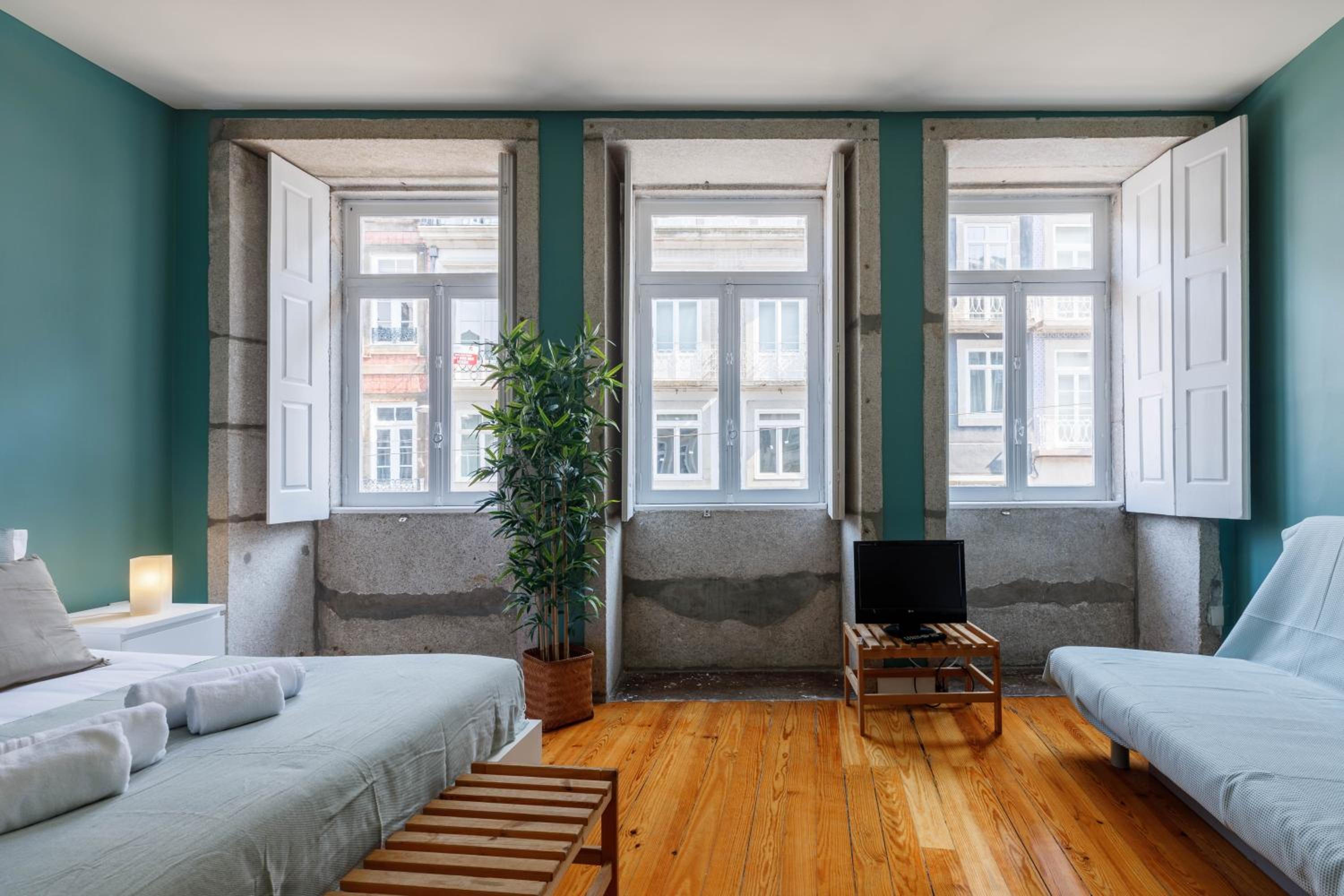 Studio Apartment - Photo 16