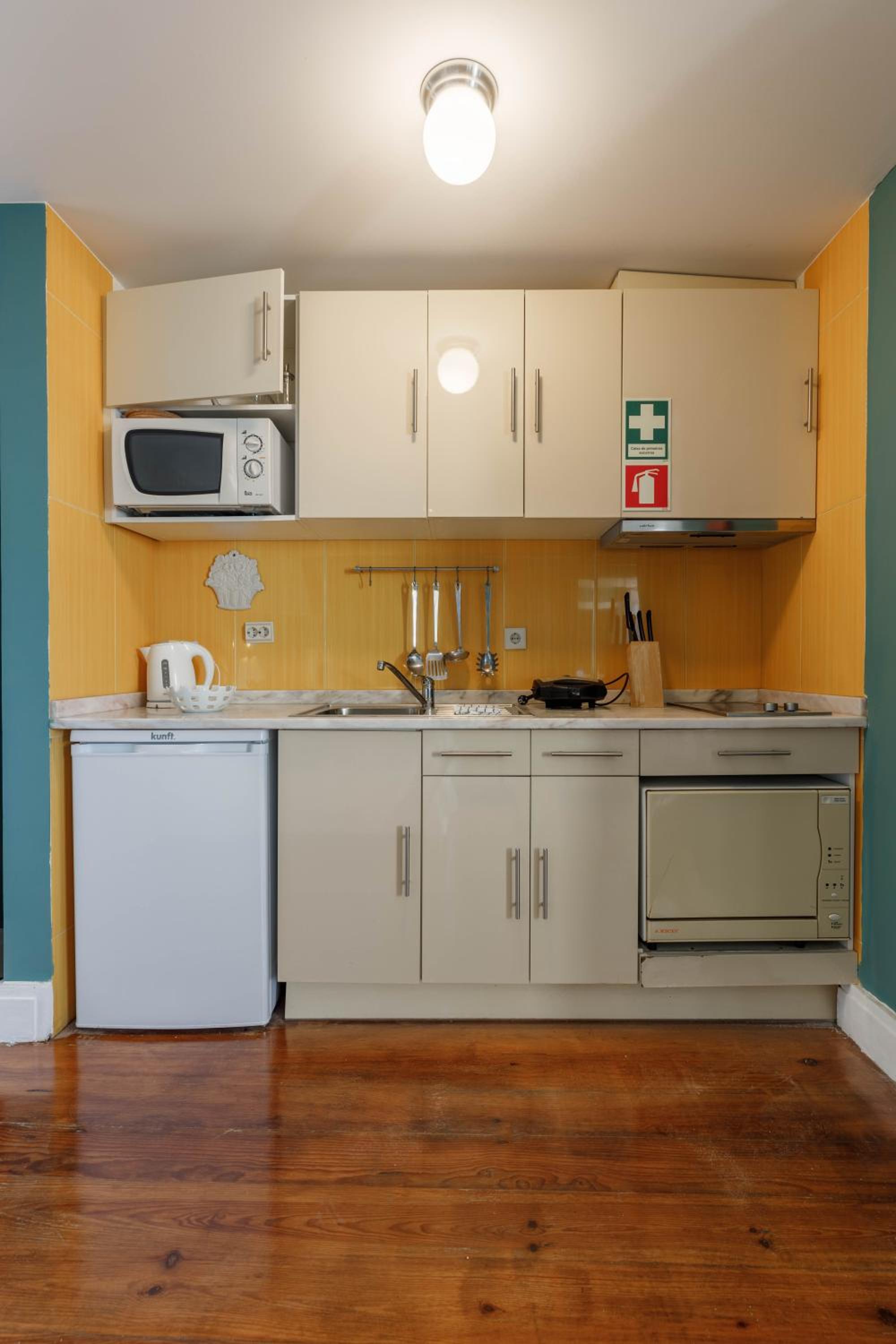 Studio Apartment - Photo 6