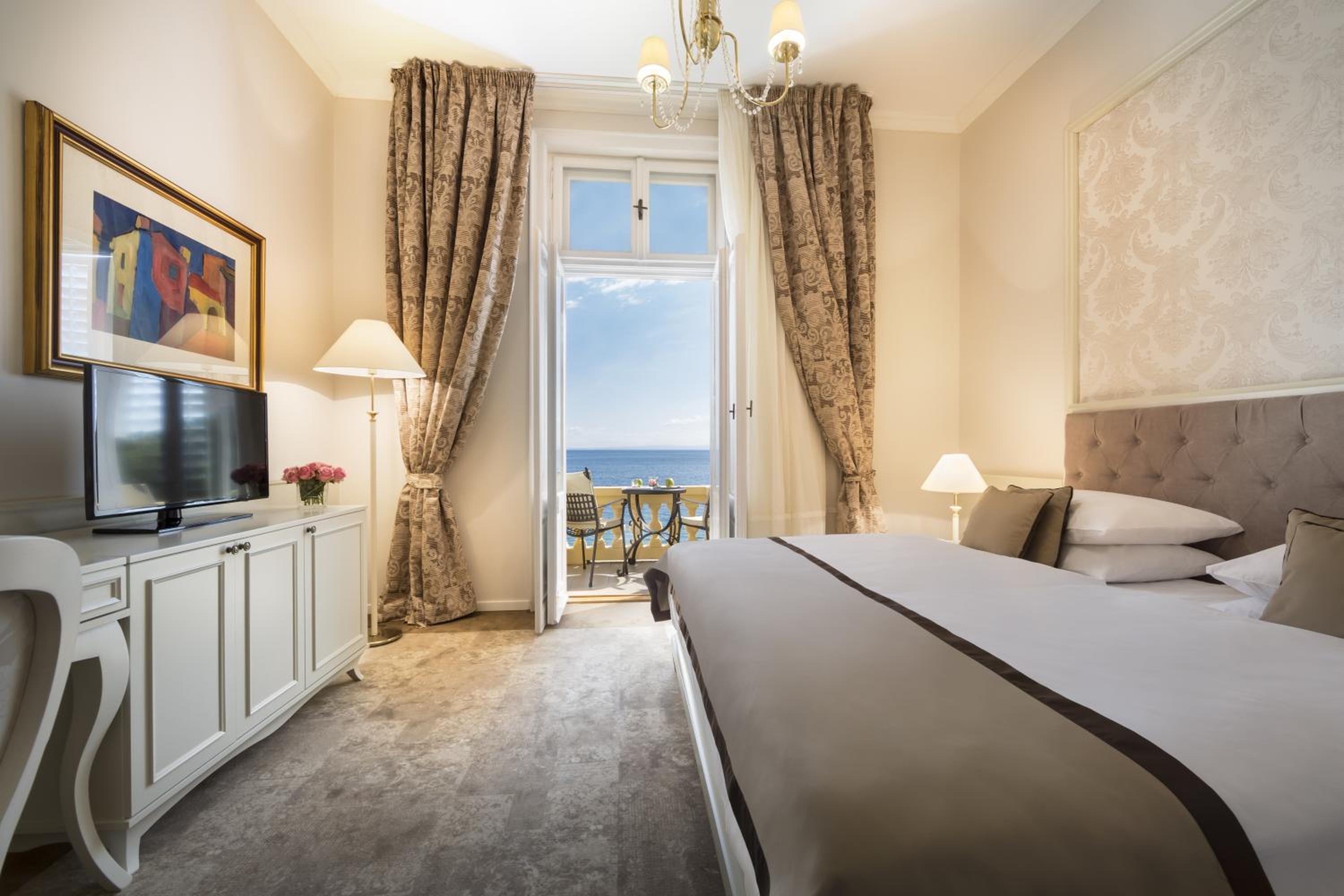 Superior Double with Sea View - Photo 2