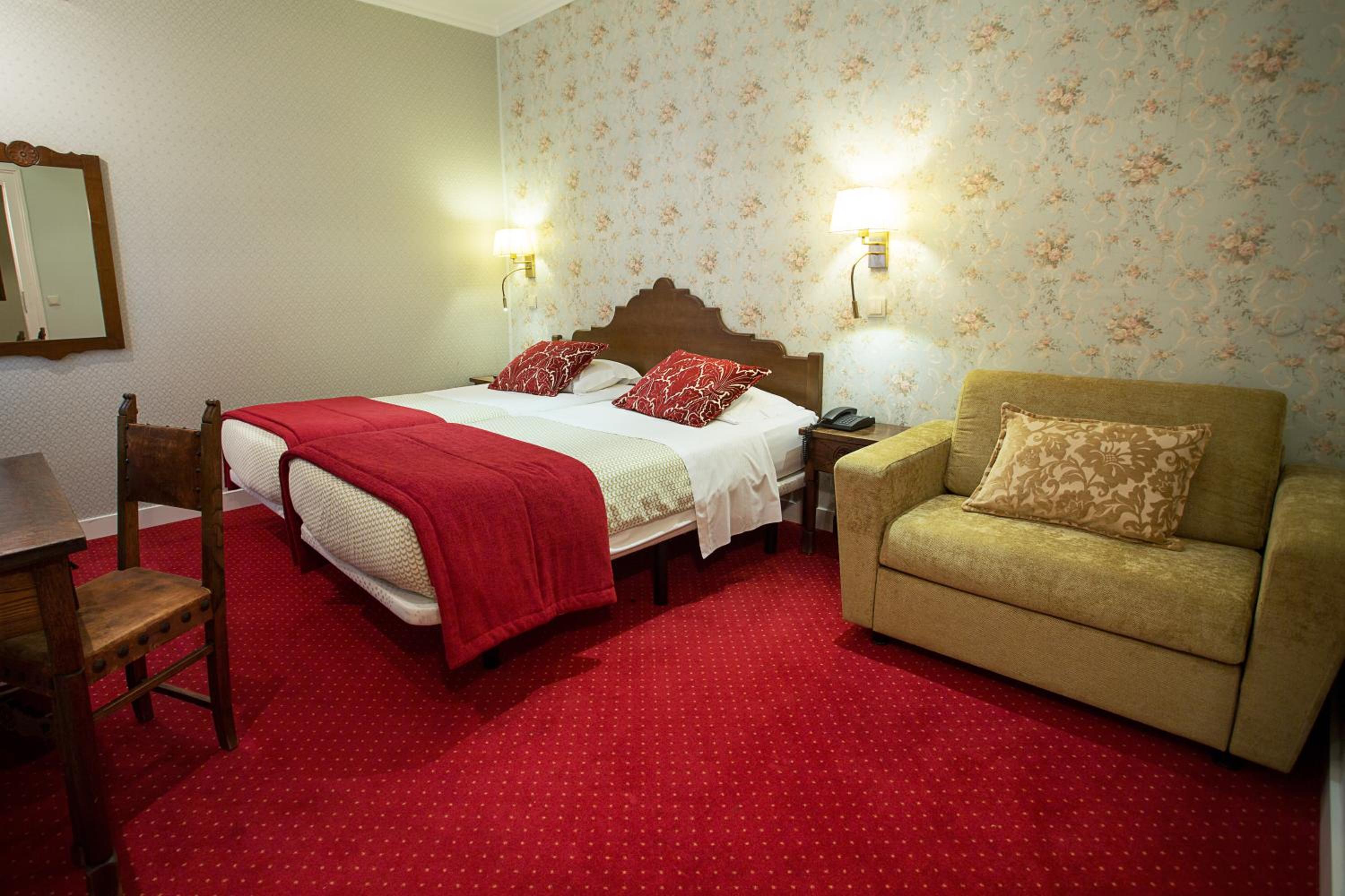 Double/Twin +  Extra Bed