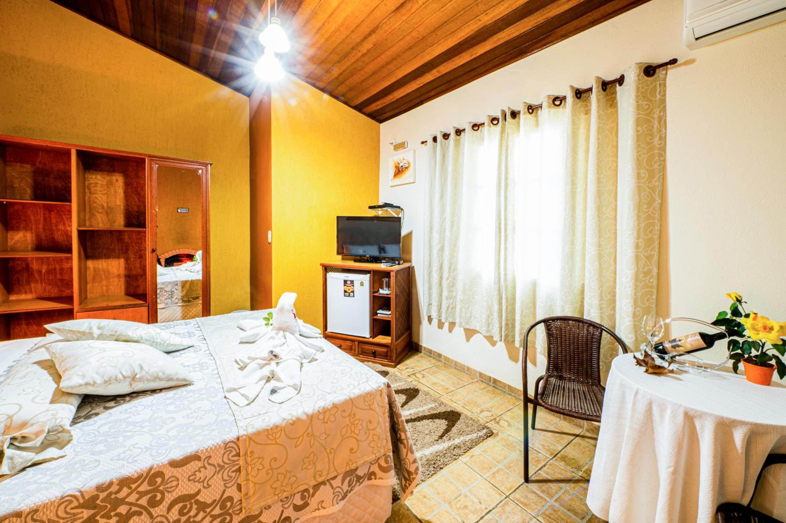 Double Room with Spa Bath photo 3