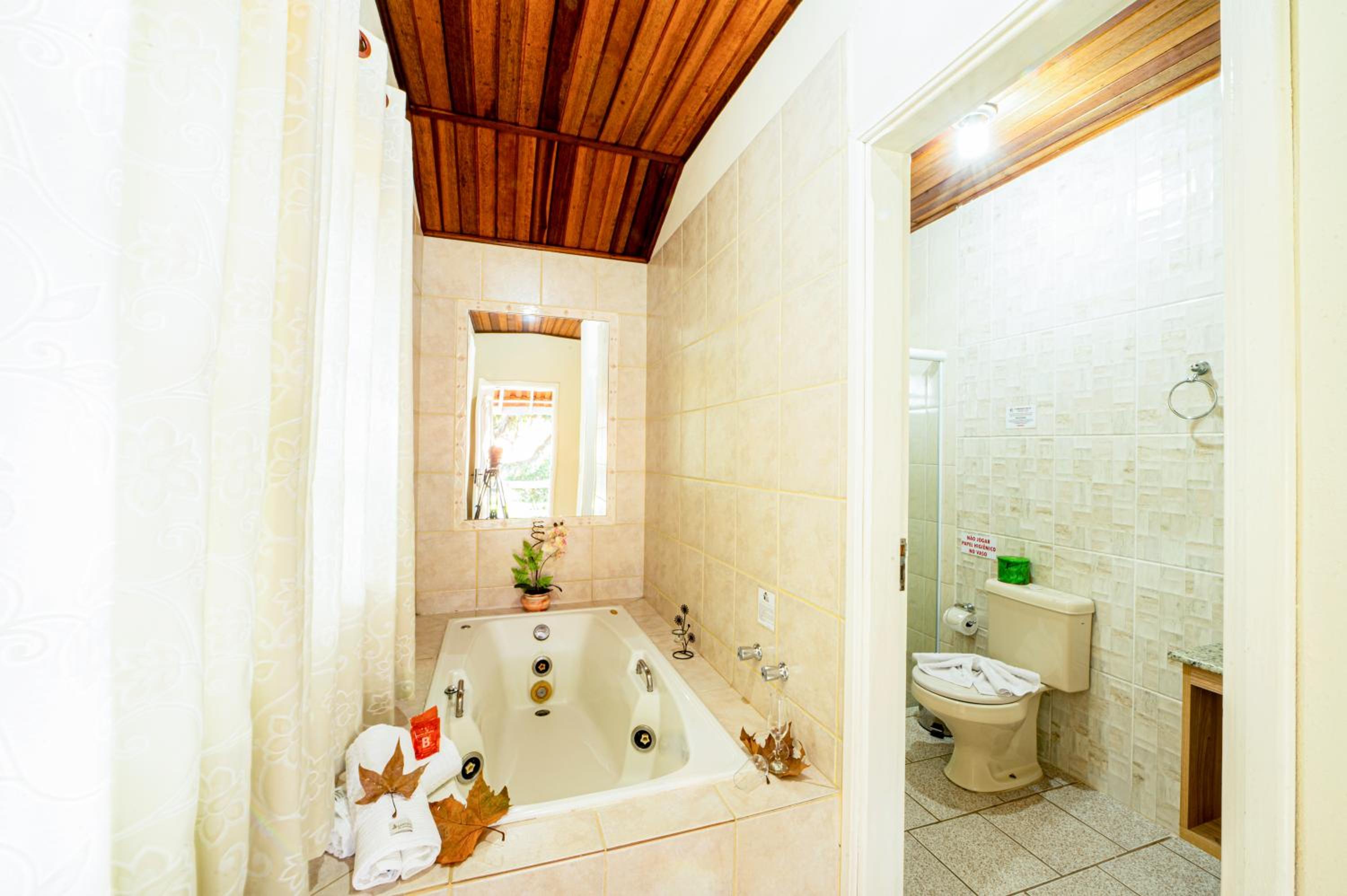 Double Room with Spa Bath photo 2