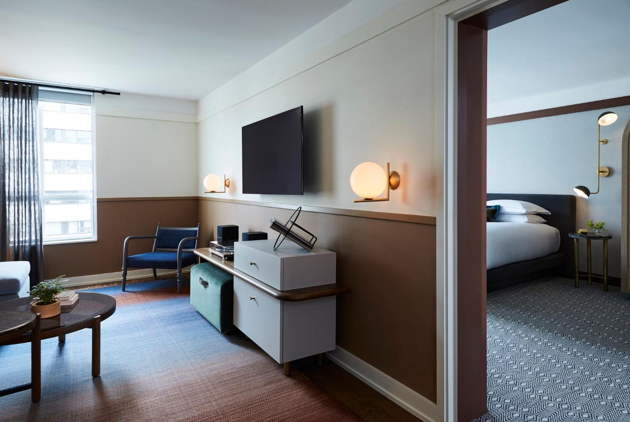 One-Bedroom Suite - Photo 2