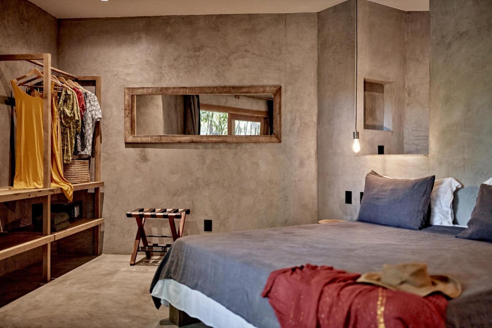 King Suite with Balcony photo 2