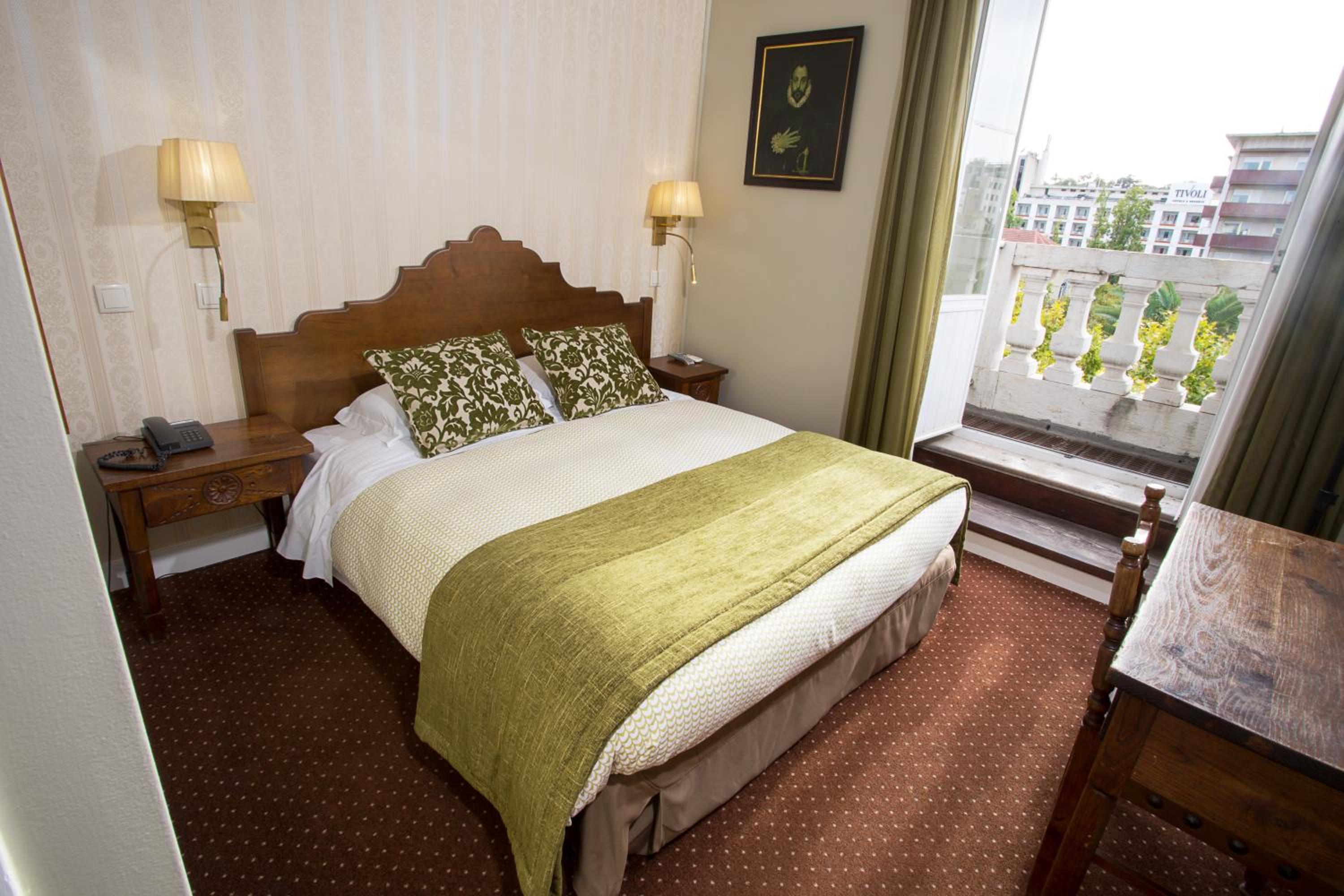 Double Room with View