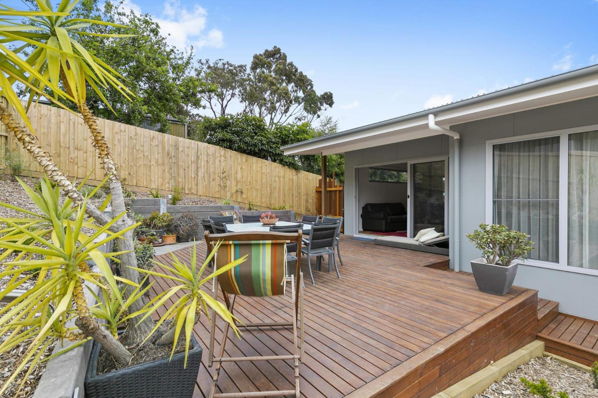 Three-Bedroom House photo 2