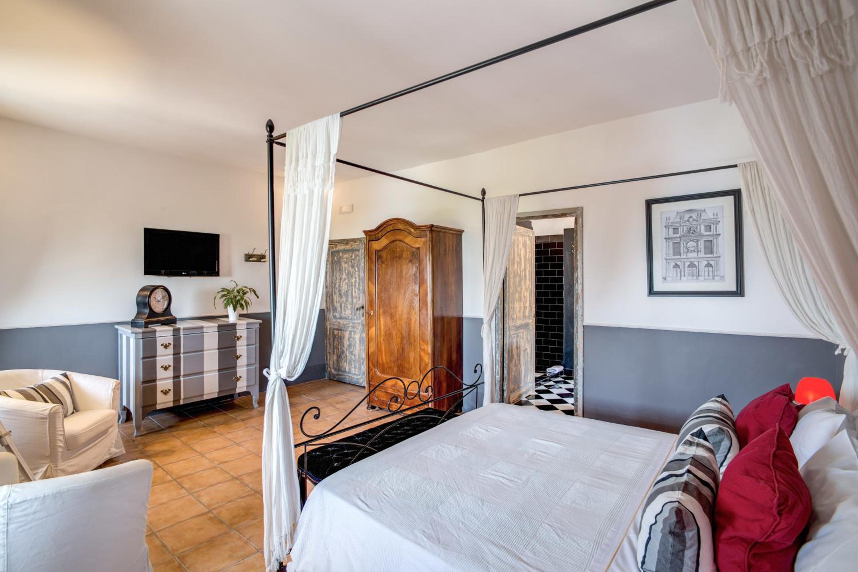 Junior Suite with Lake View photo 2