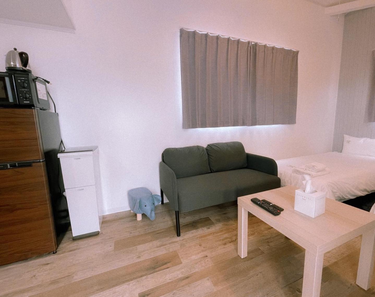 One-Bedroom House - Photo 6
