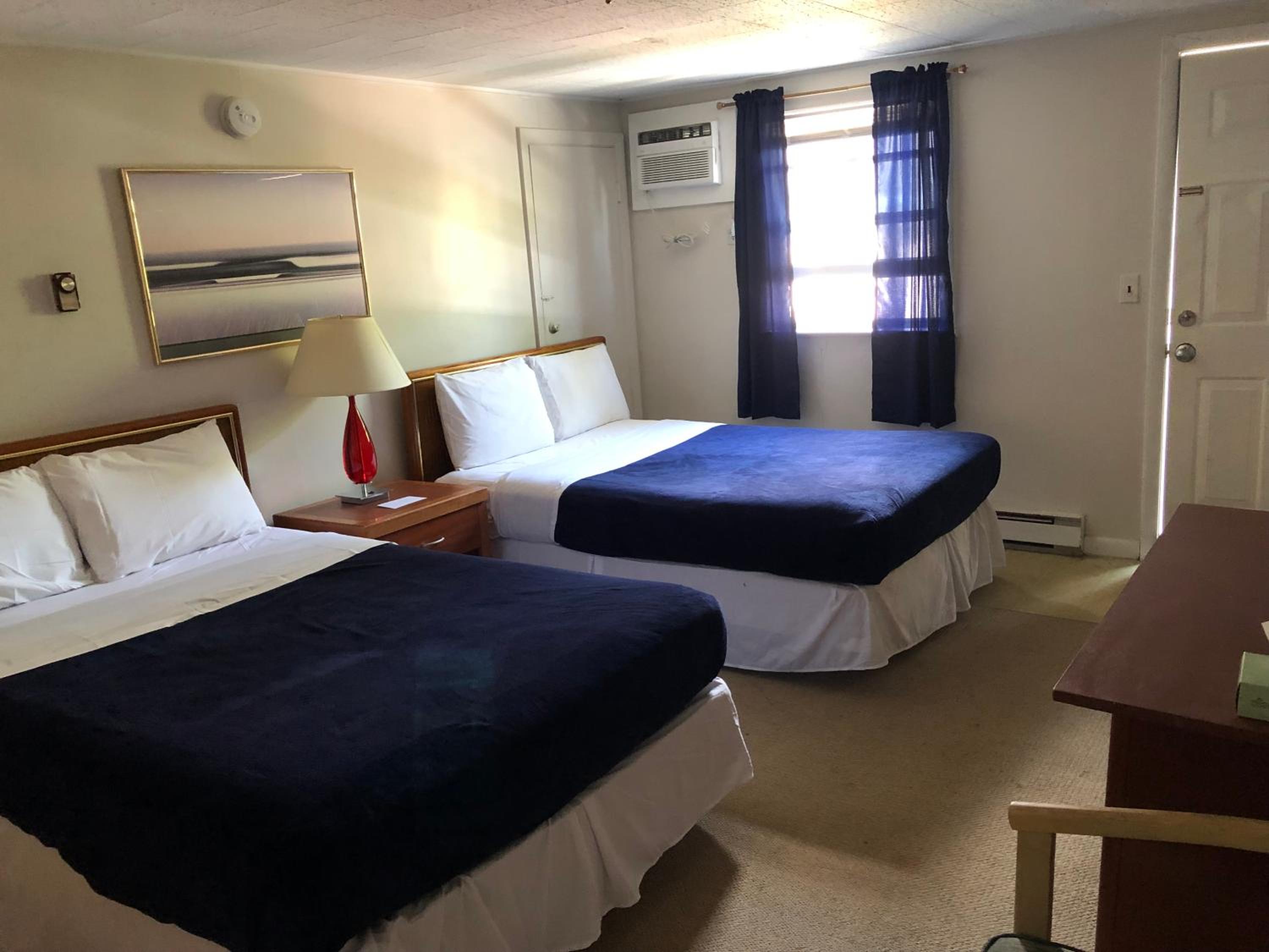 Quadruple Room With Bath photo 2