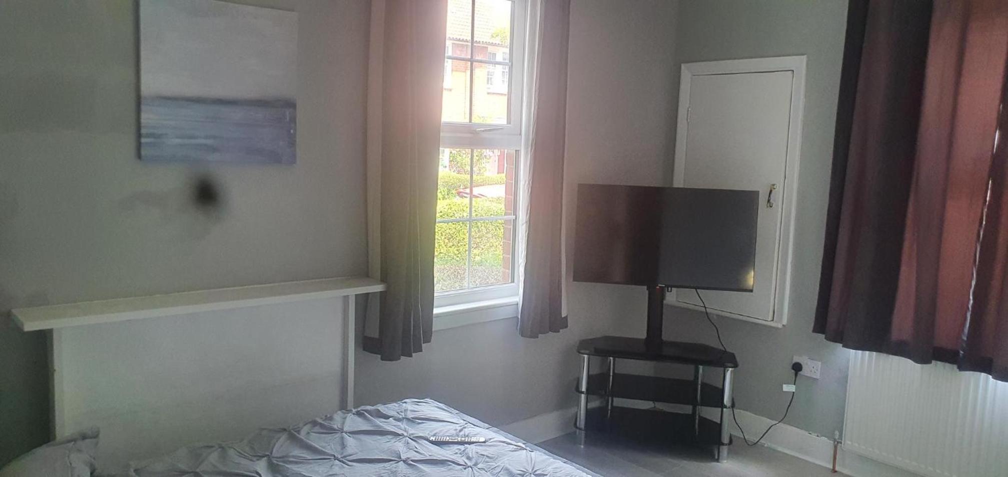 Double Room with Private Bathroom photo 2