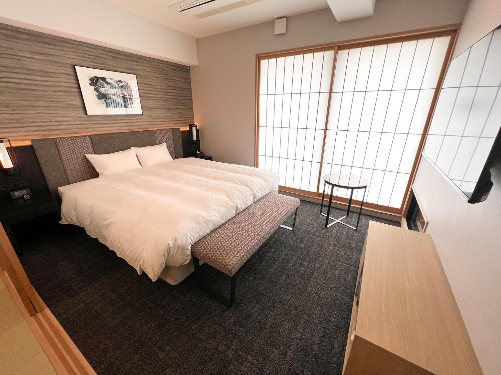 Superior King Room - Photo 7