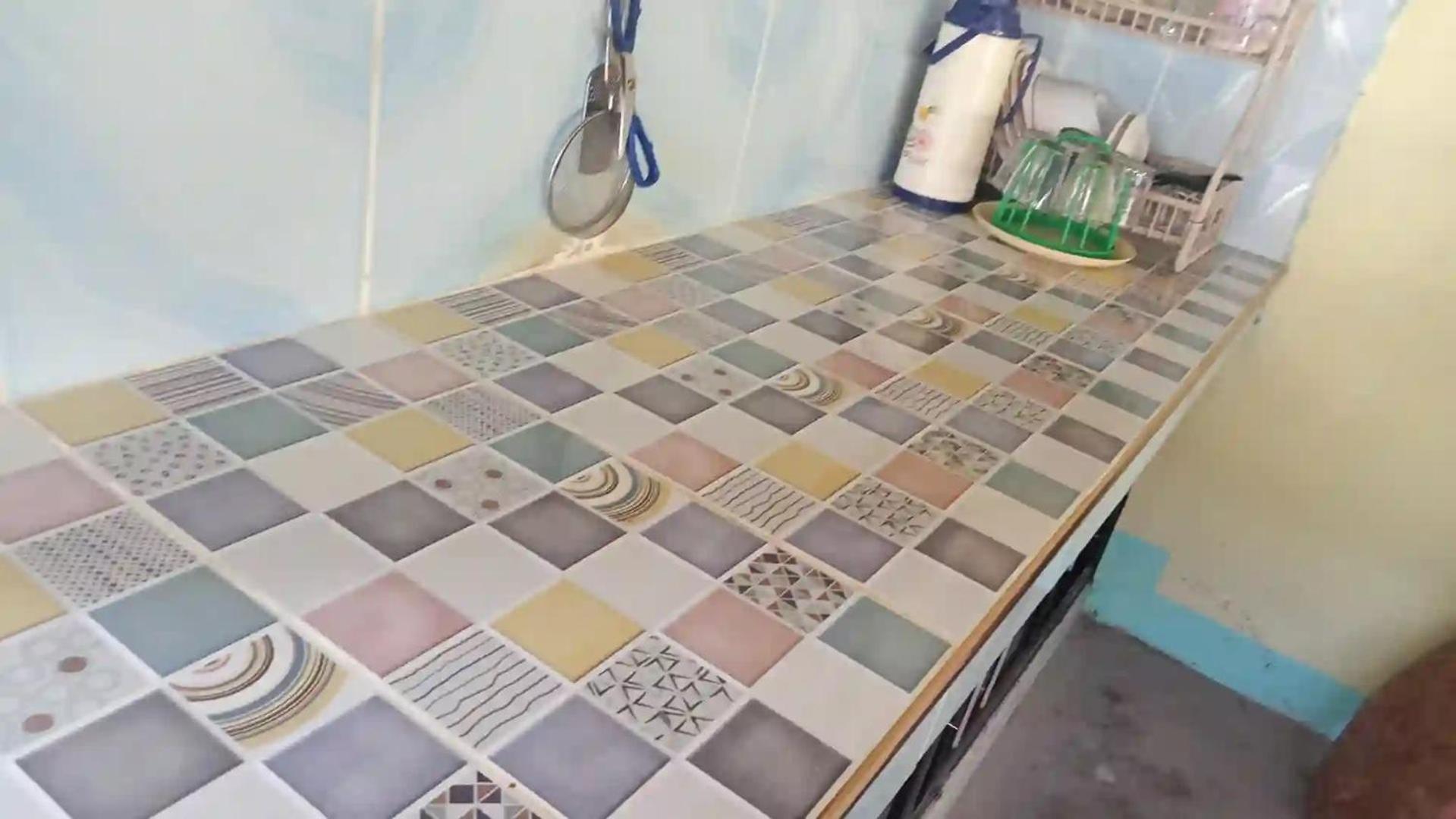 Single Room with Shared Bathroom photo 3
