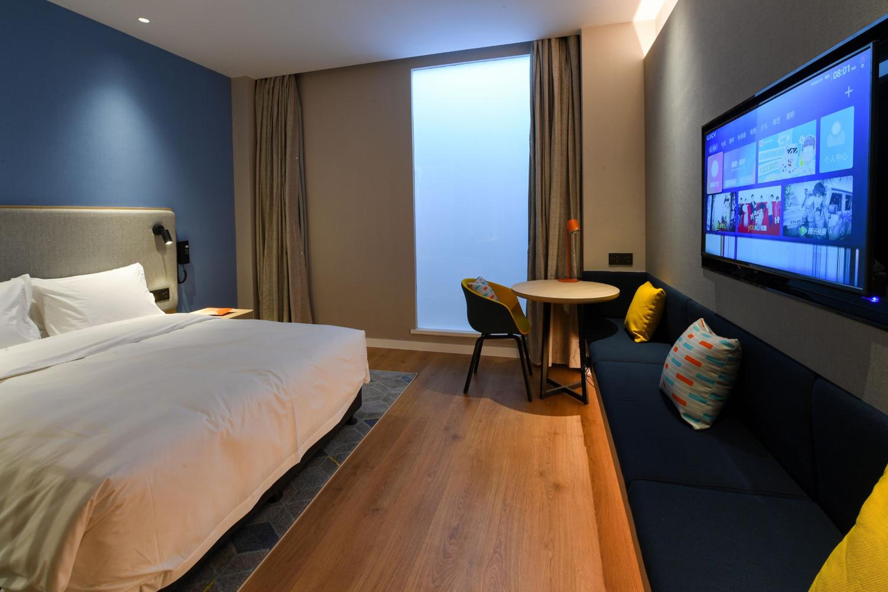Standard King Room - Photo 3