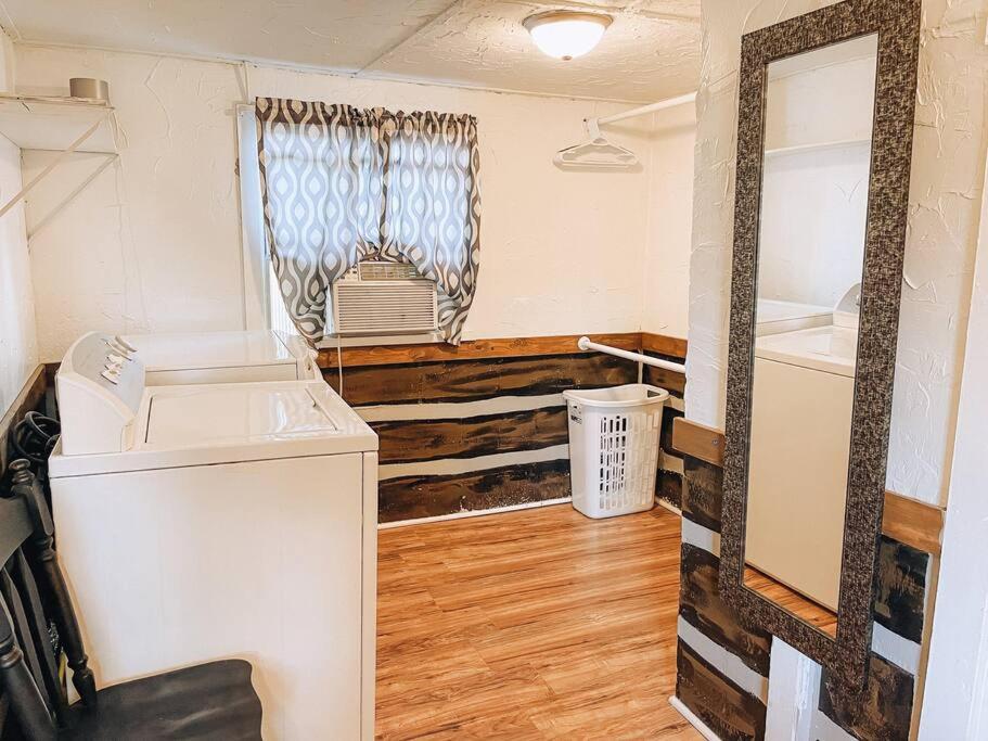 One-Bedroom House - Photo 30