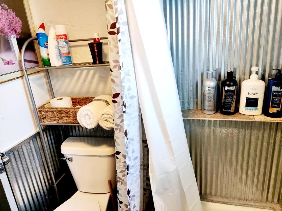 One-Bedroom House - Photo 26